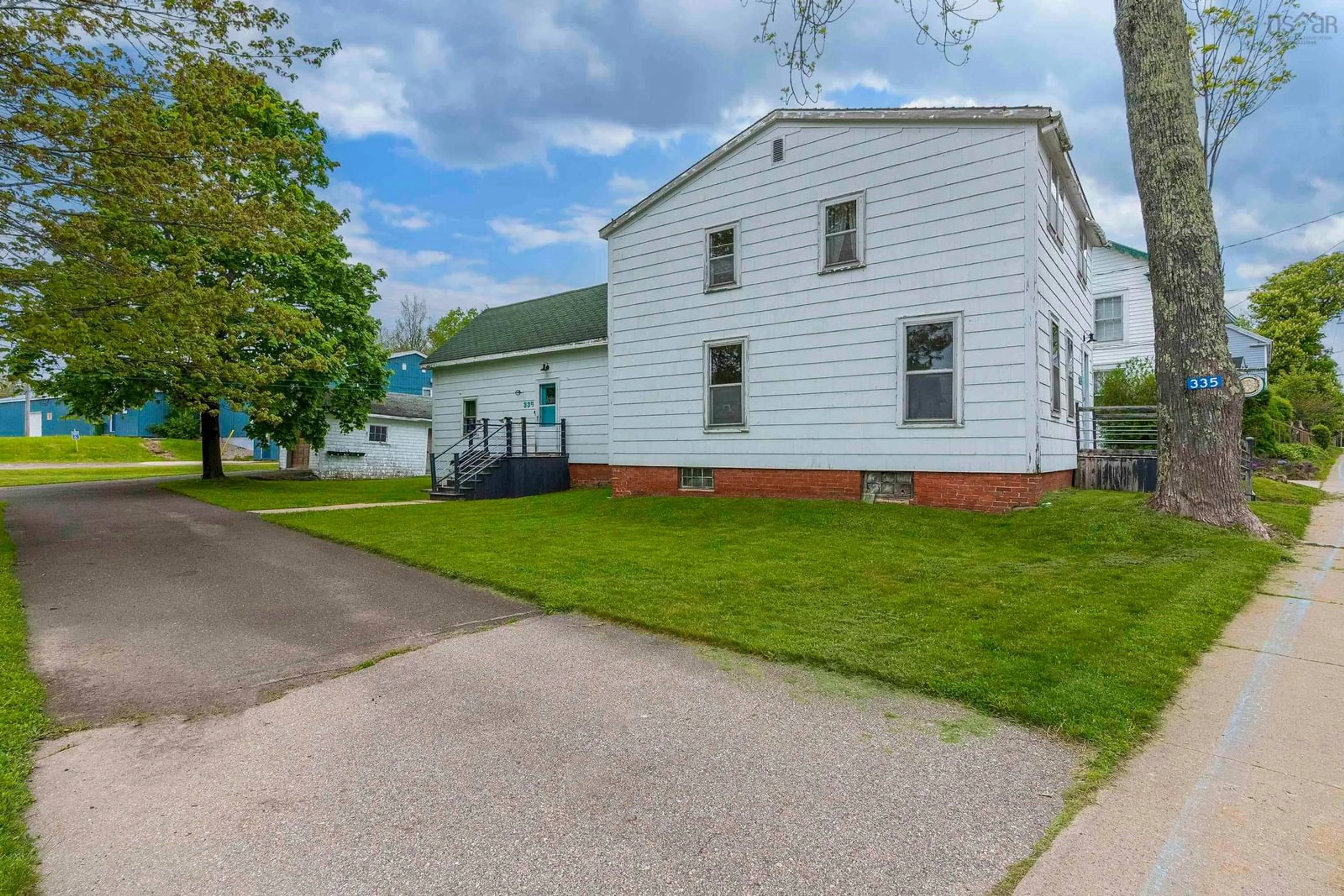 A pic from outside/outdoor area/front of a property/back of a property/a pic from drone, building for 335 Granville St, Bridgetown Nova Scotia B0S 1C0
