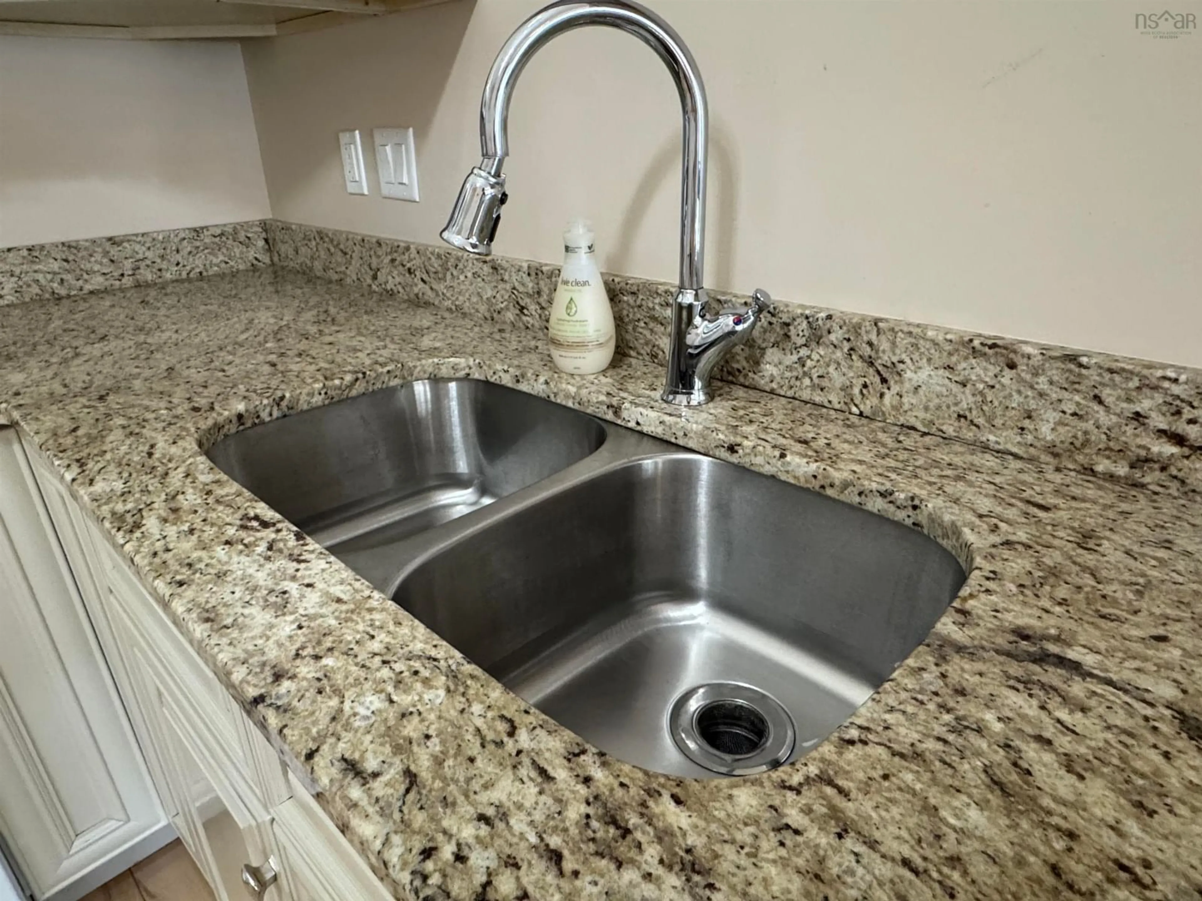 Standard kitchen, ceramic/tile floor for 6 Covington Pl, Bible Hill Nova Scotia B2N 0J8