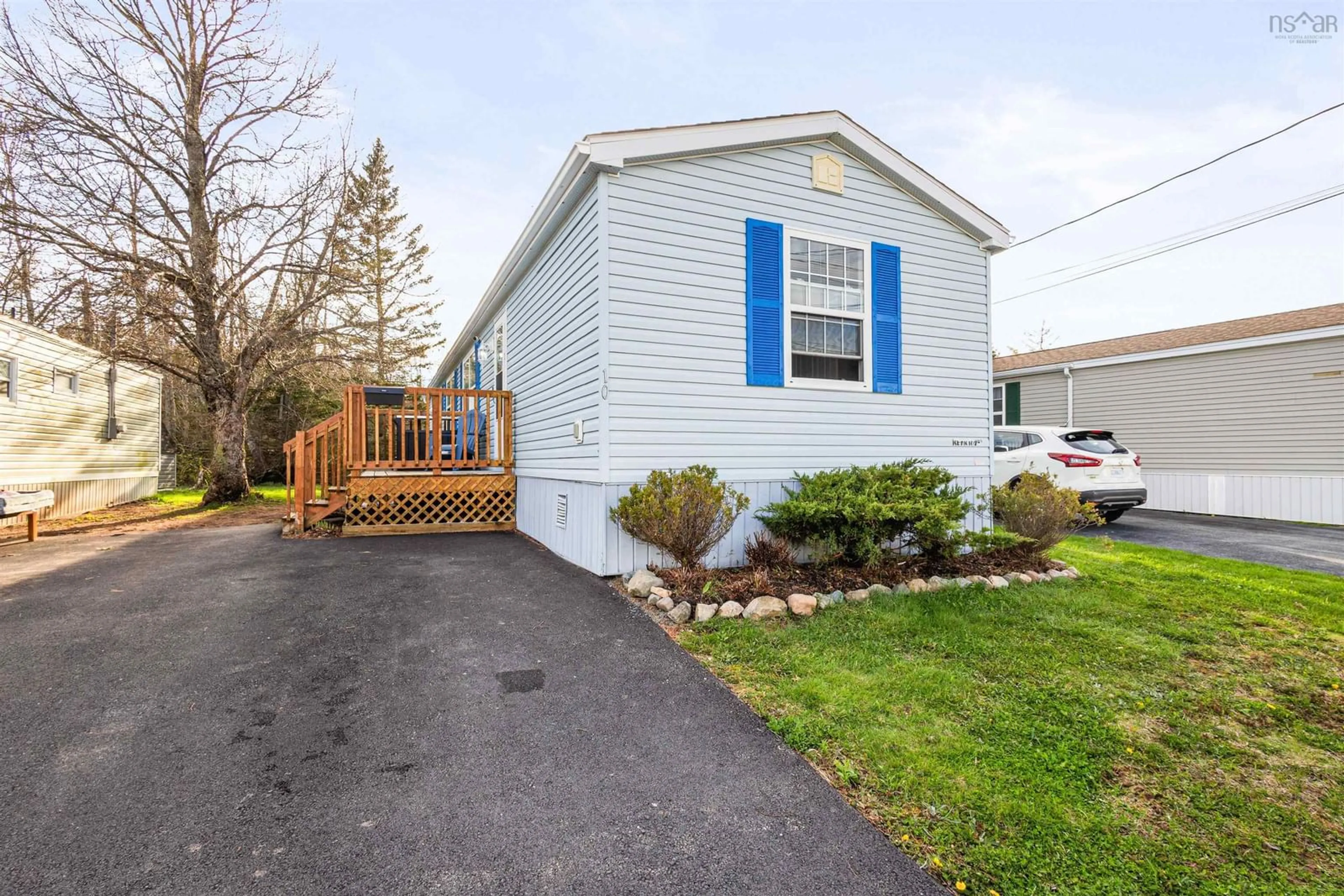 Home with vinyl exterior material, street for 10 Apple St, Dartmouth Nova Scotia B2W 4W2