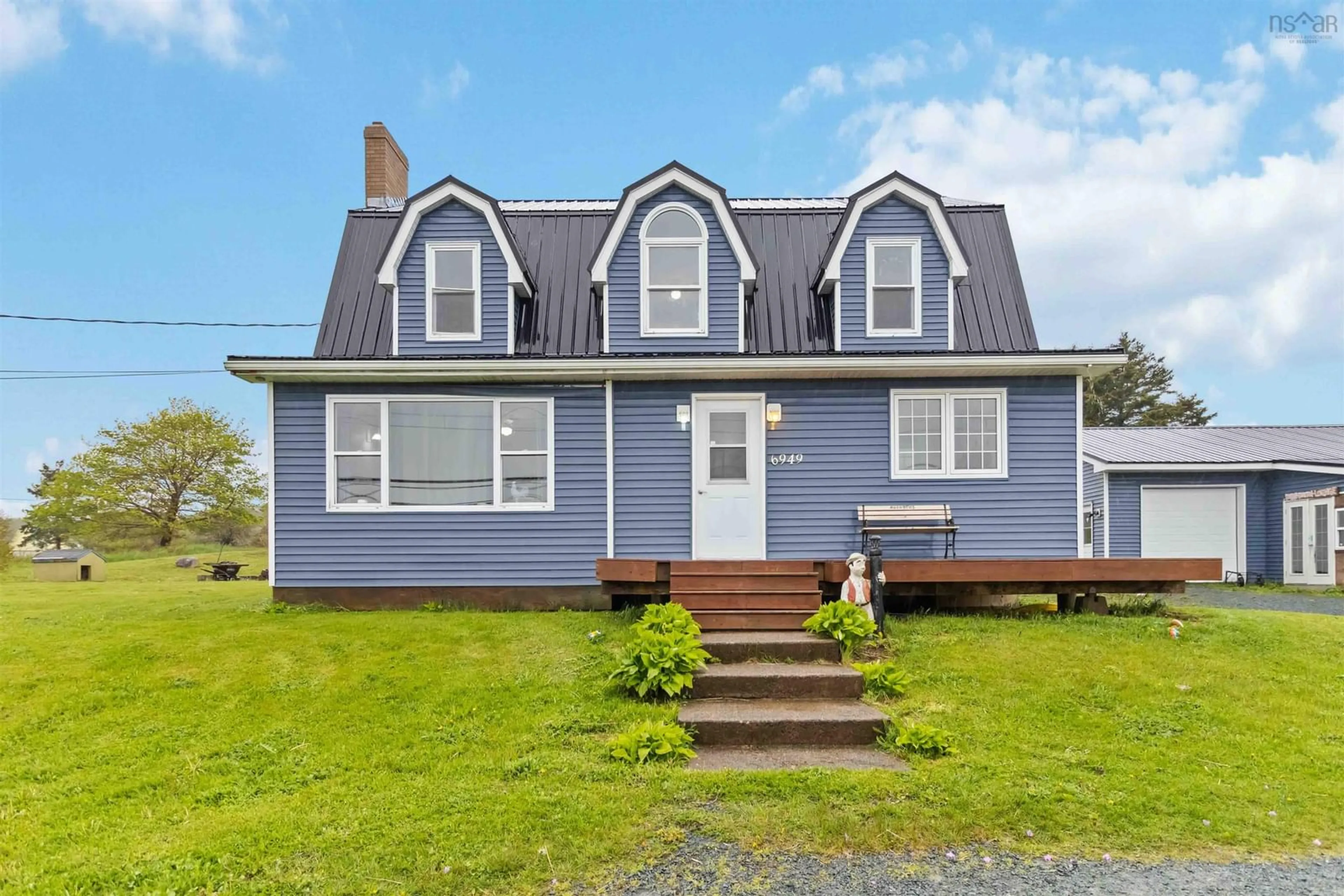 Home with vinyl exterior material, unknown for 6949 Highway 207, West Chezzetcook Nova Scotia B0J 2L0