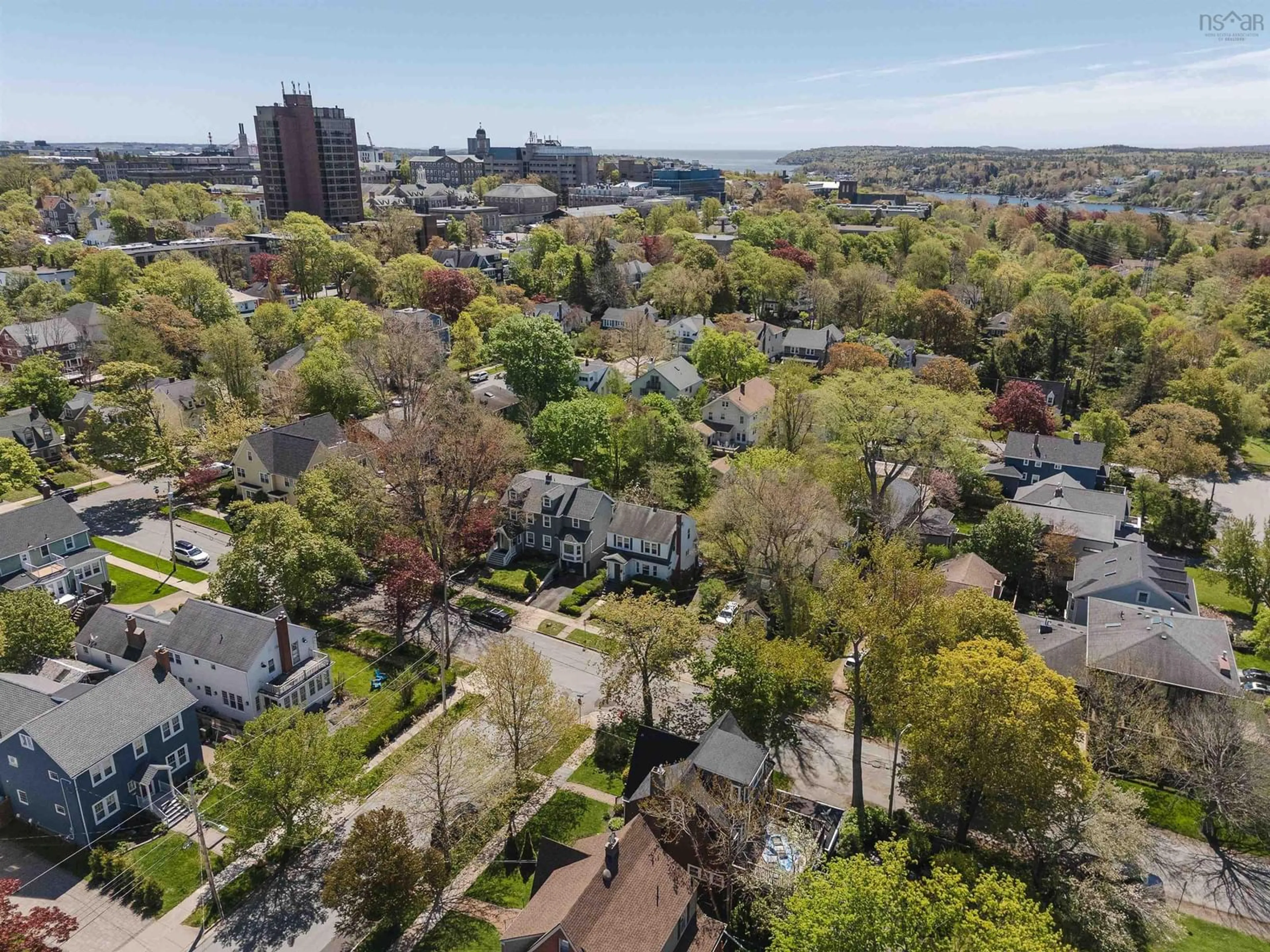 A pic from outside/outdoor area/front of a property/back of a property/a pic from drone, city buildings view from balcony for 6530 Geldert St, Halifax Nova Scotia B3H 2C8