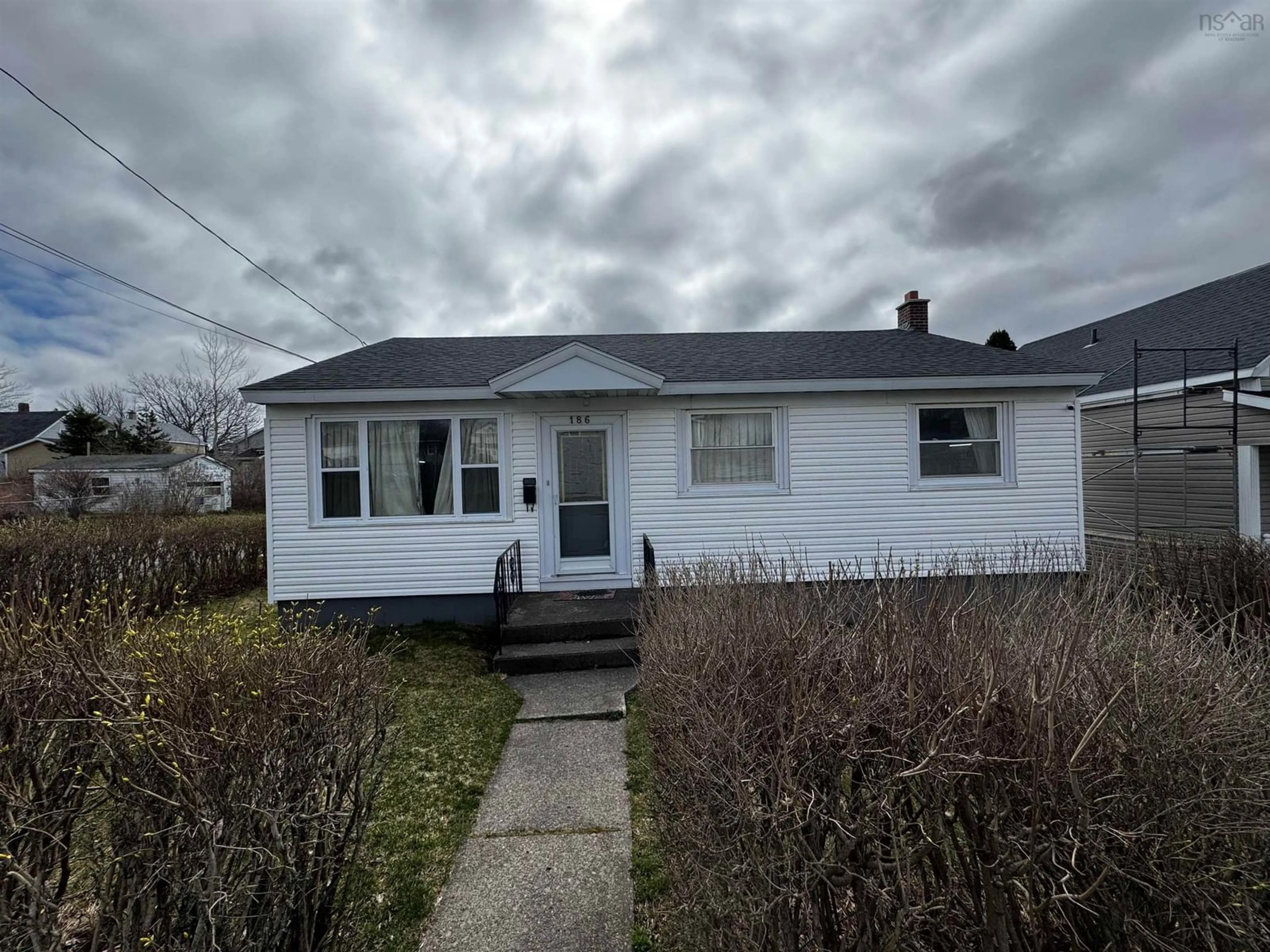 A pic from outside/outdoor area/front of a property/back of a property/a pic from drone, street for 186 Cabot St, Sydney Nova Scotia B1P 4E3
