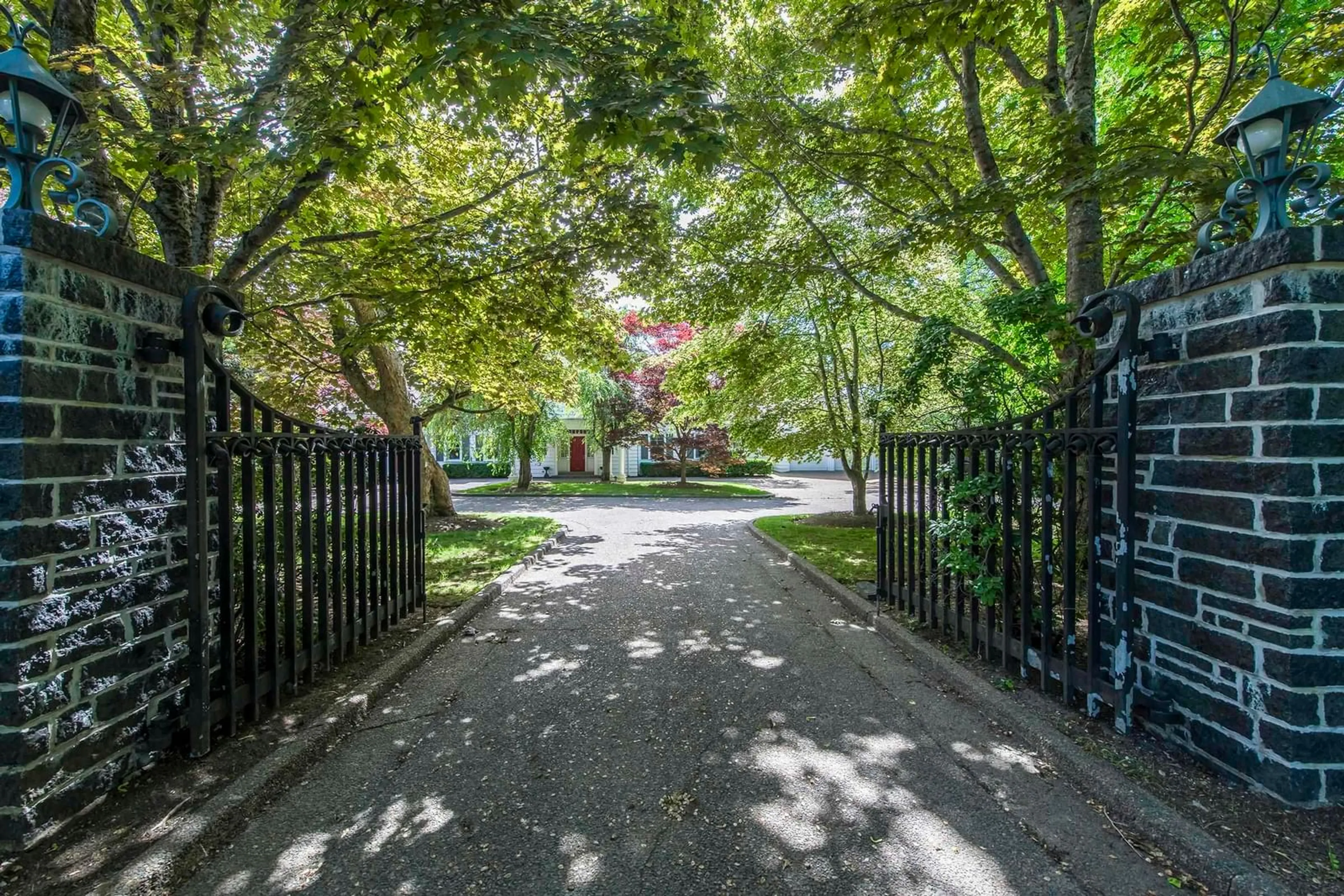 Patio, street for 1462 Thornvale Ave, Halifax Nova Scotia B3H 4C2