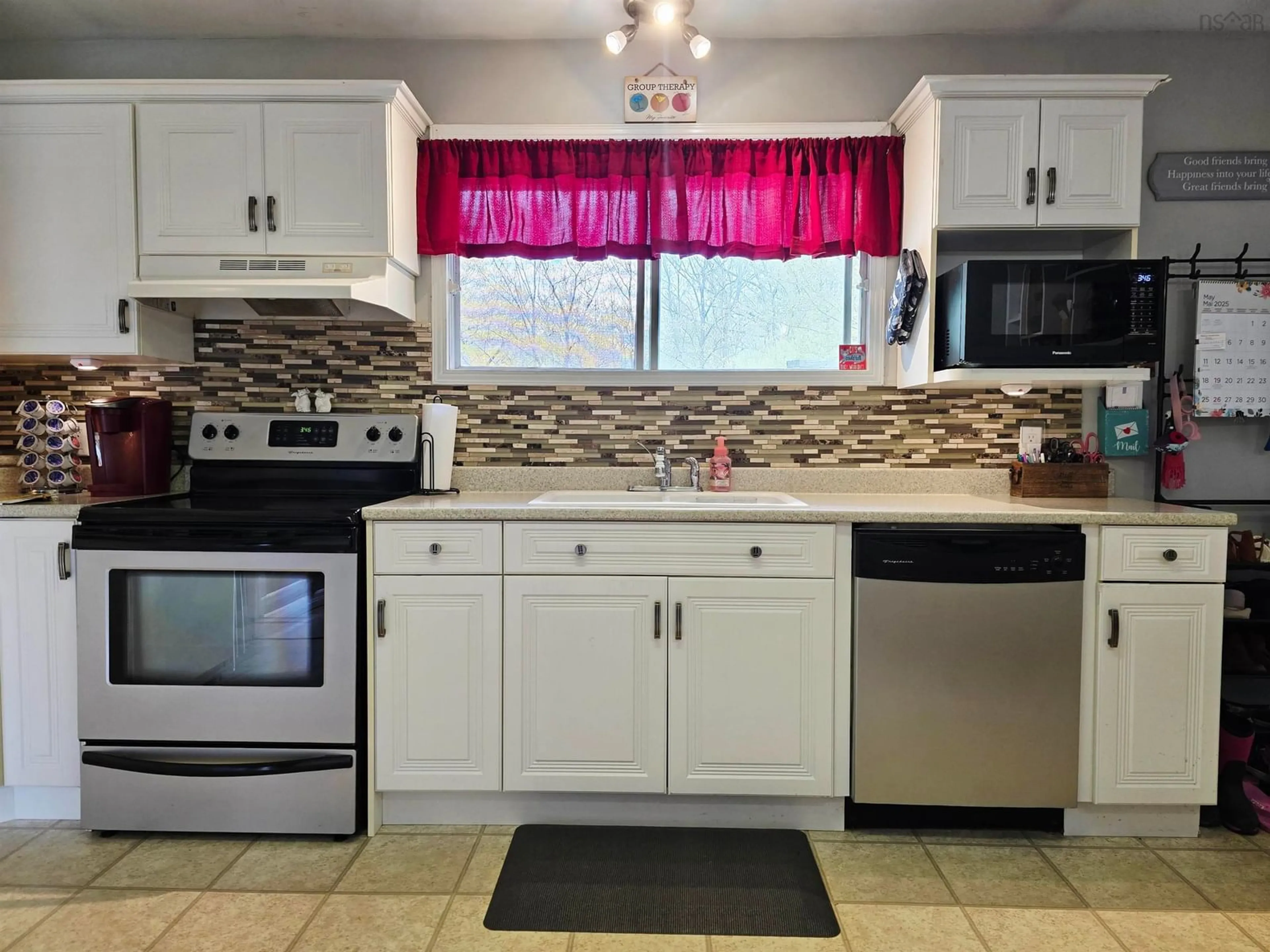 Standard kitchen, ceramic/tile floor for 94 Elliott St, Pictou Nova Scotia B0K 1H0