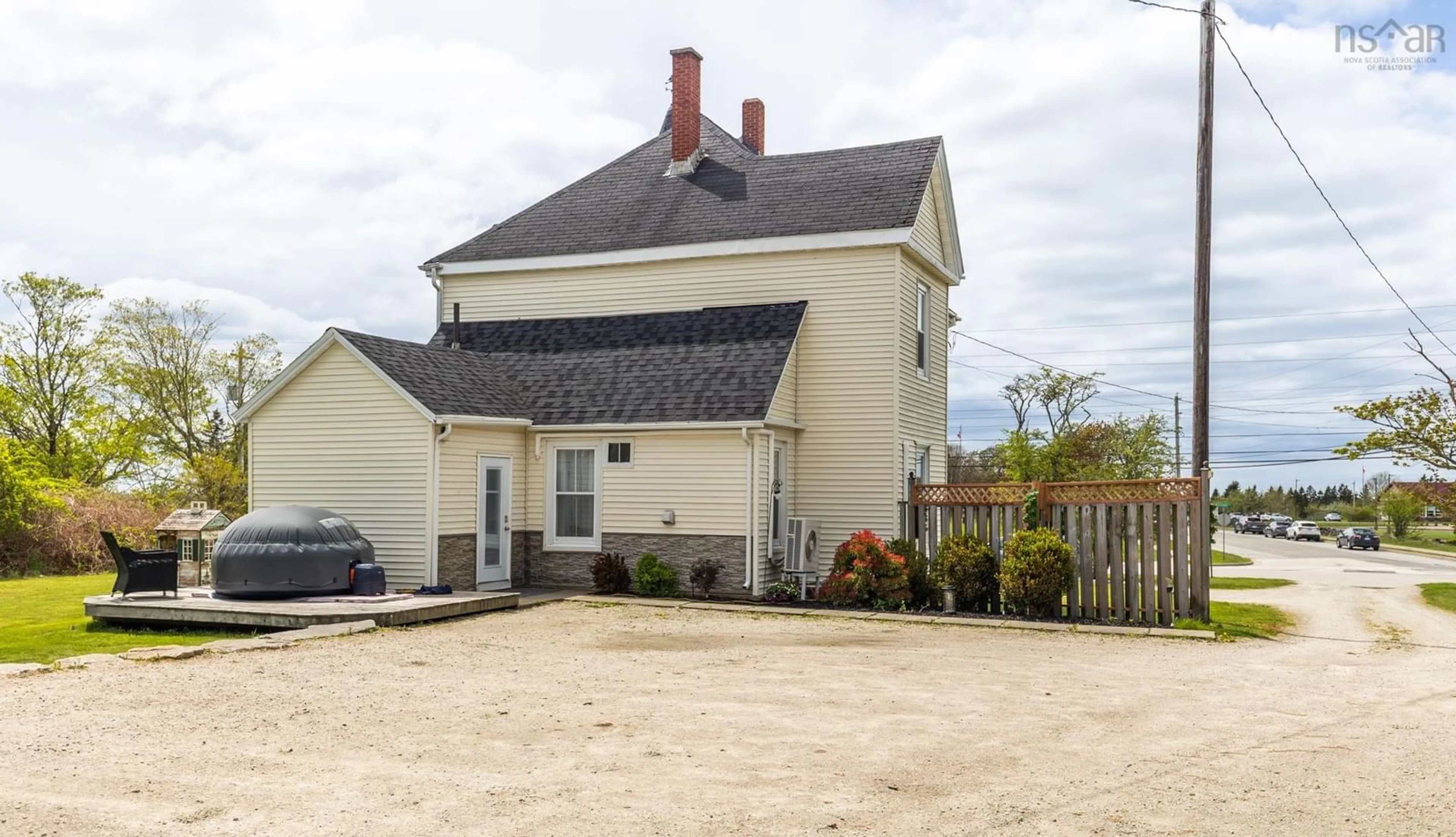 Unknown for 413 Pleasant St, Yarmouth Nova Scotia B5A 4H5