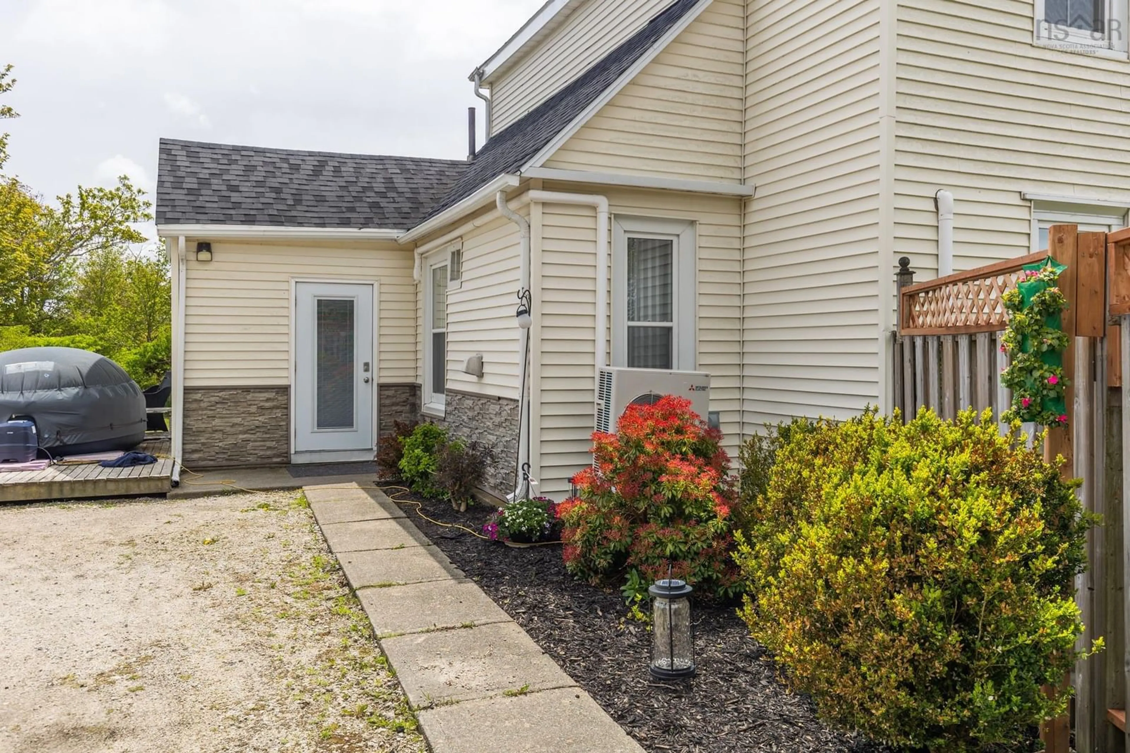 Unknown for 413 Pleasant St, Yarmouth Nova Scotia B5A 4H5