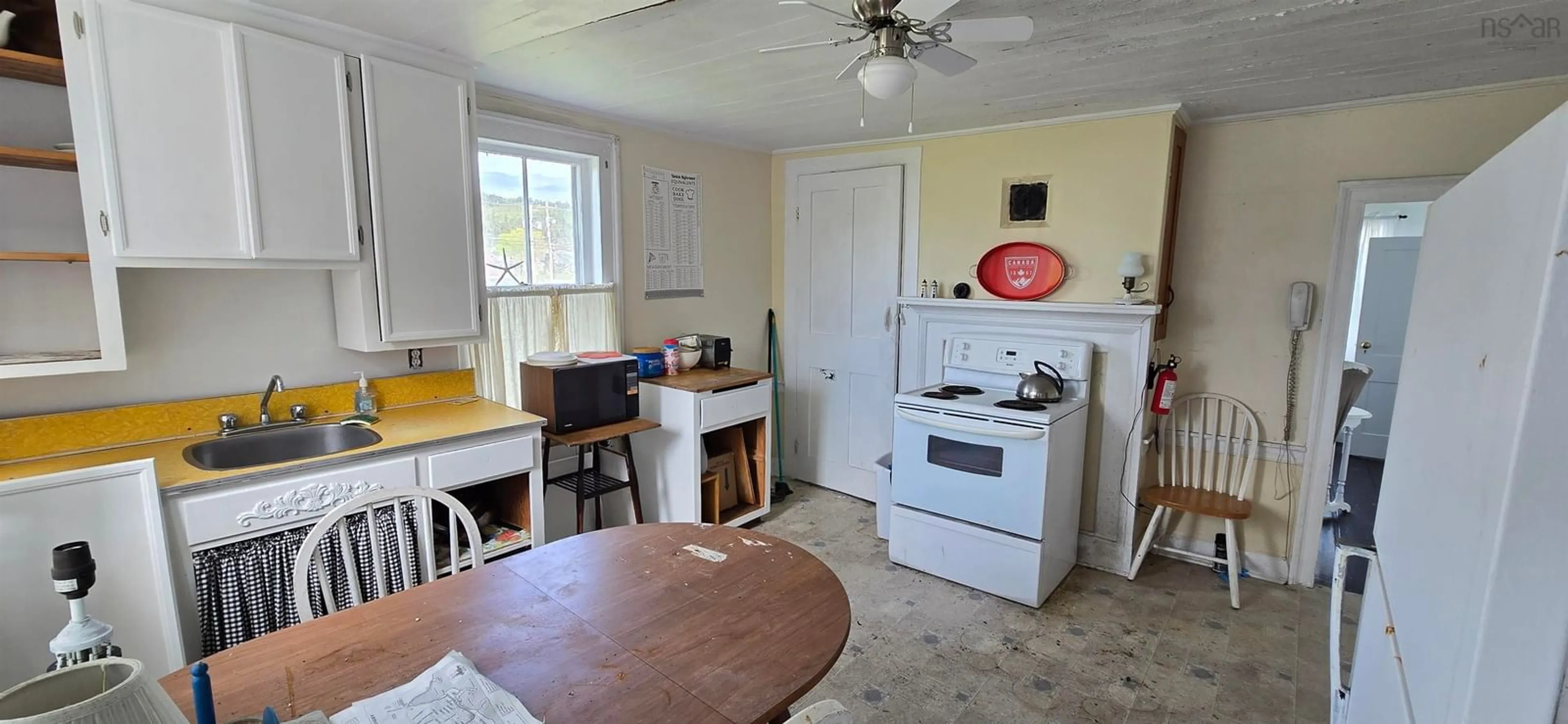 Standard kitchen, unknown for 3328 Highway 217, Tiverton Nova Scotia B0V 1G0