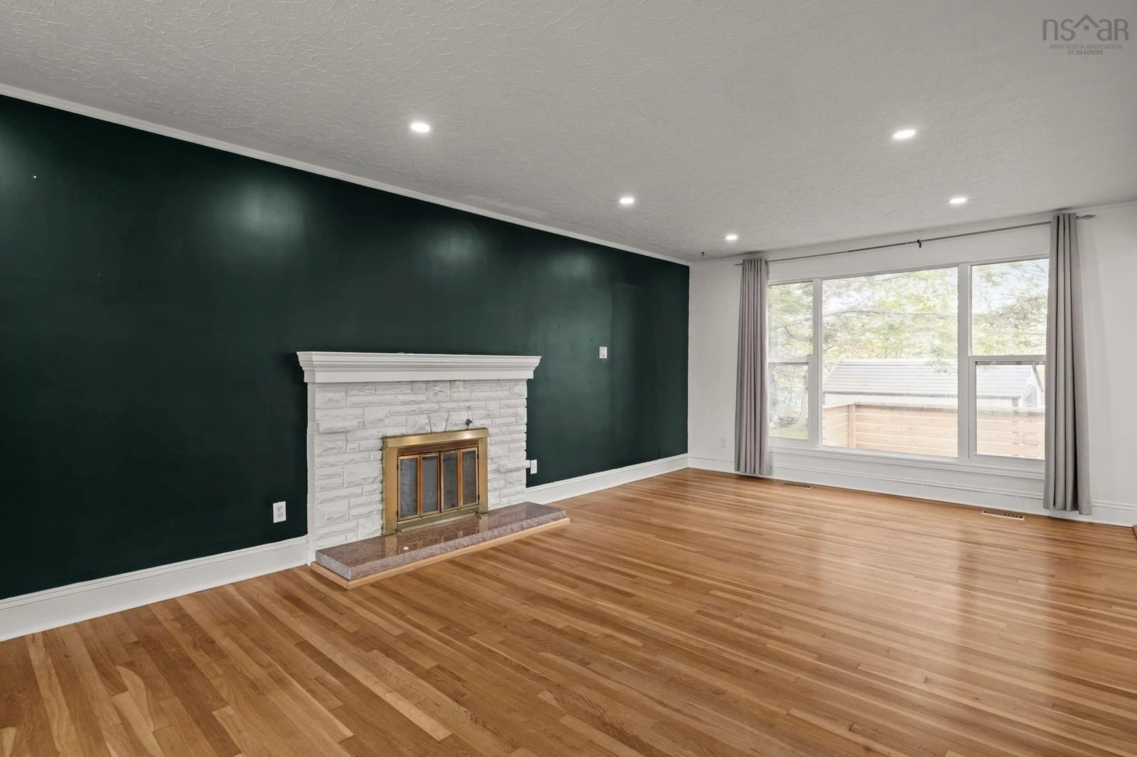 A pic of a room for 1 Grandview Dr, Dartmouth Nova Scotia B2W 1X4