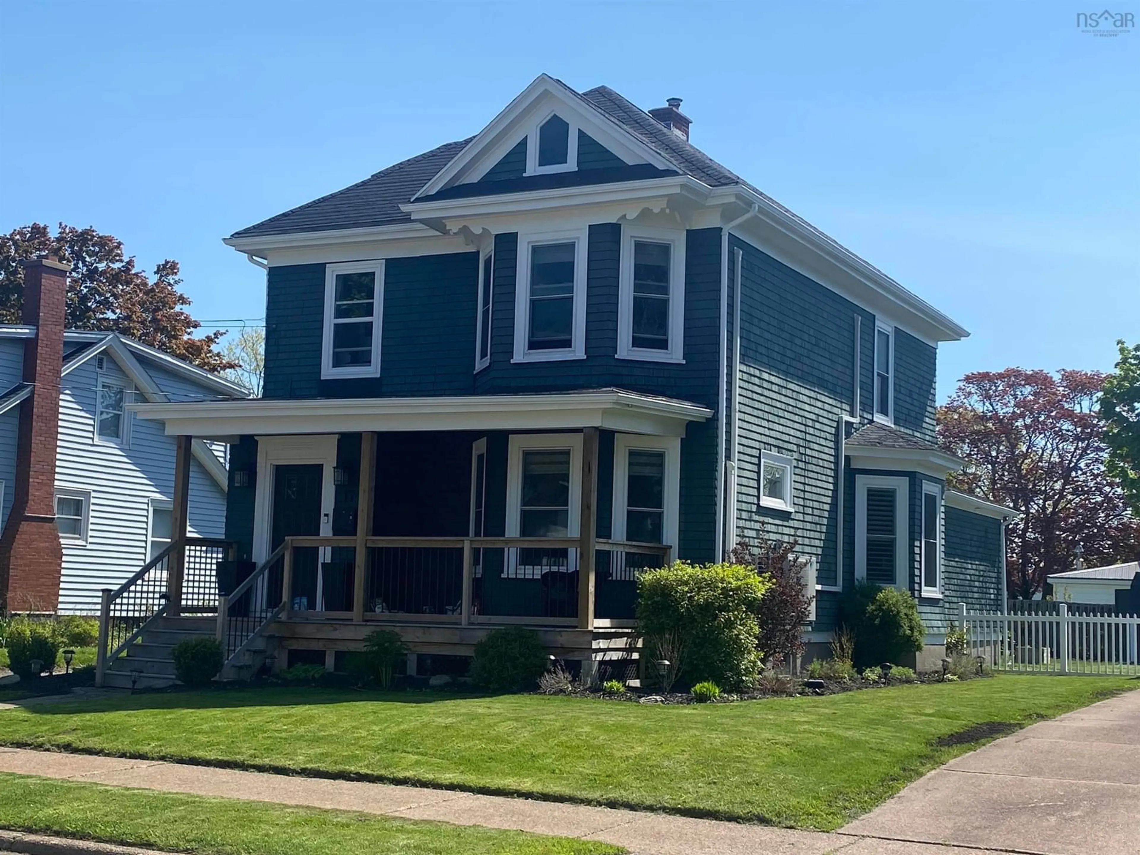 Home with vinyl exterior material, street for 17 Broad St, Truro Nova Scotia B2N 3G1