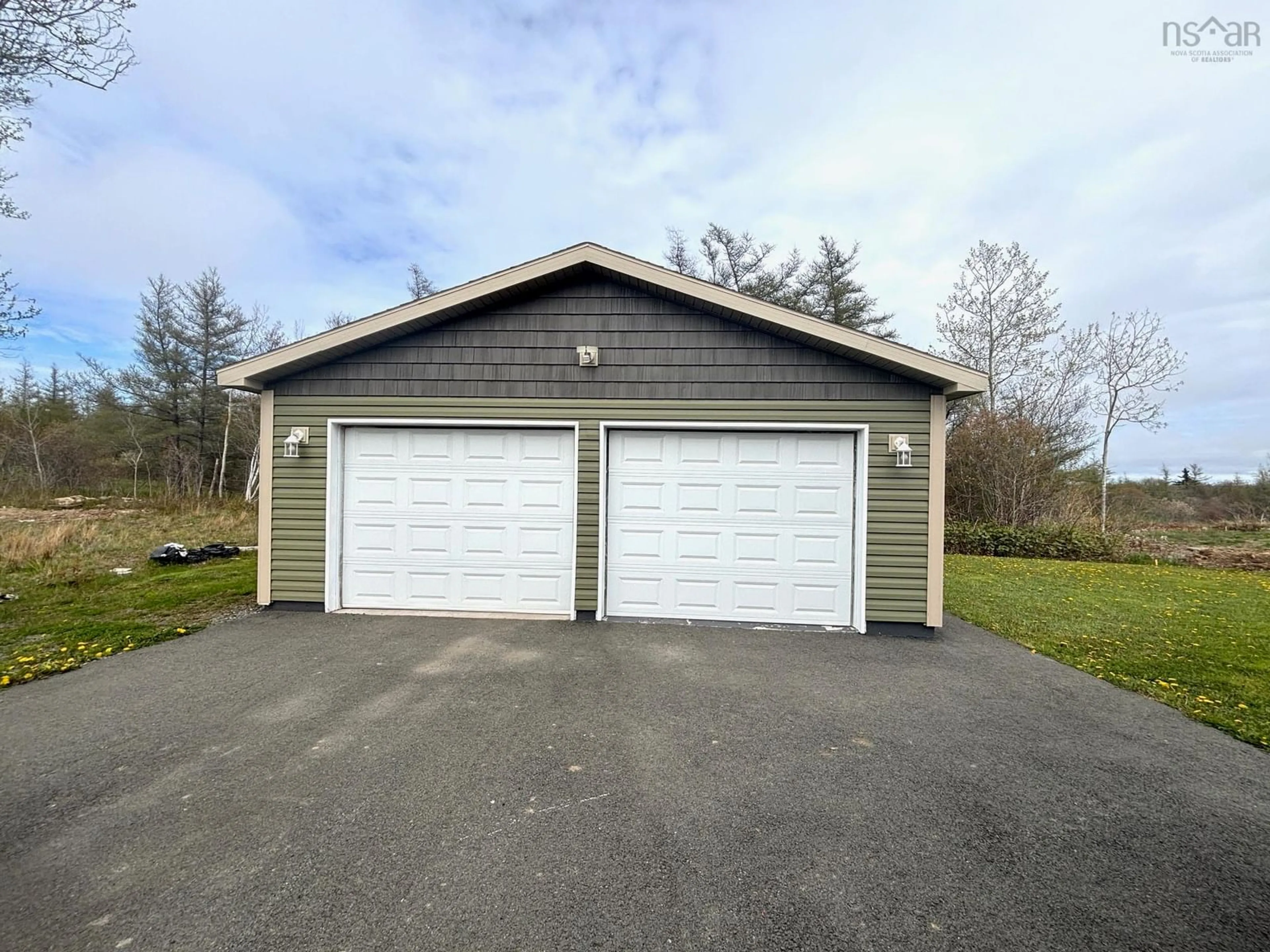 Indoor garage for 87 Maplewood Dr, Glace Bay Nova Scotia B1A 0B3
