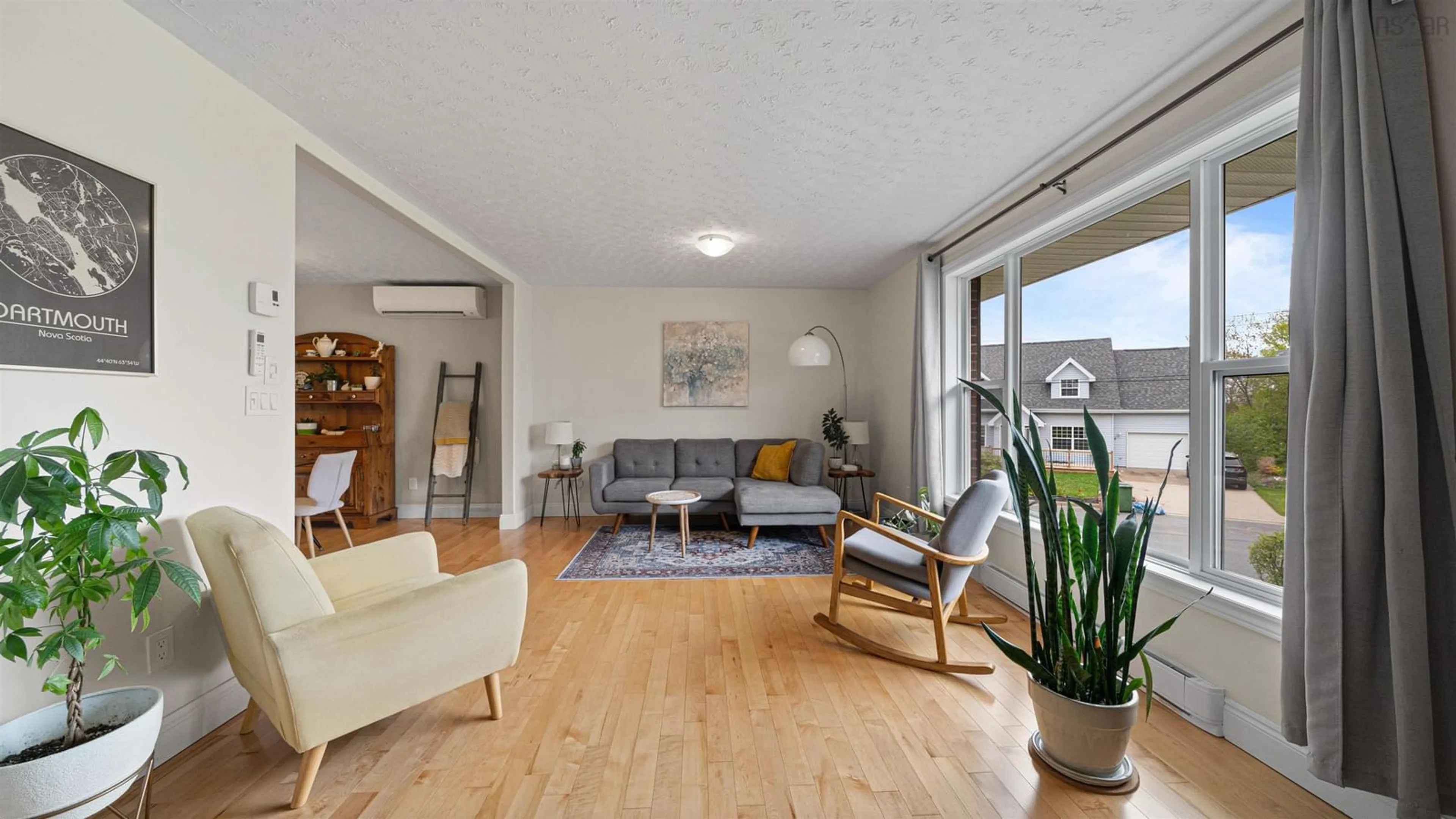 Living room with furniture, wood/laminate floor for 4 Hemming Crt, Dartmouth Nova Scotia B2W 5E4