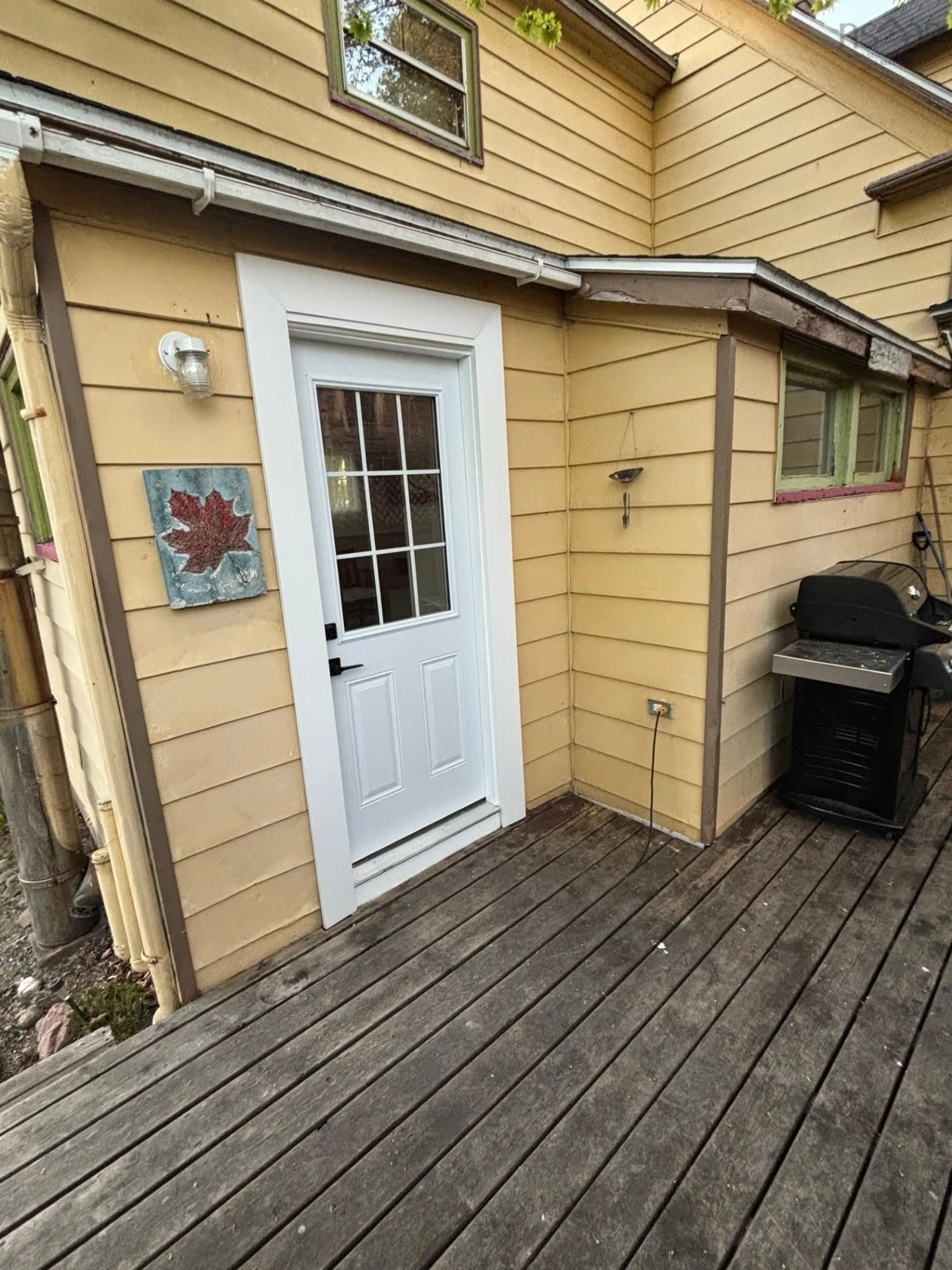 Patio, street for 12 Beech St, North Sydney Nova Scotia B2A 1H3