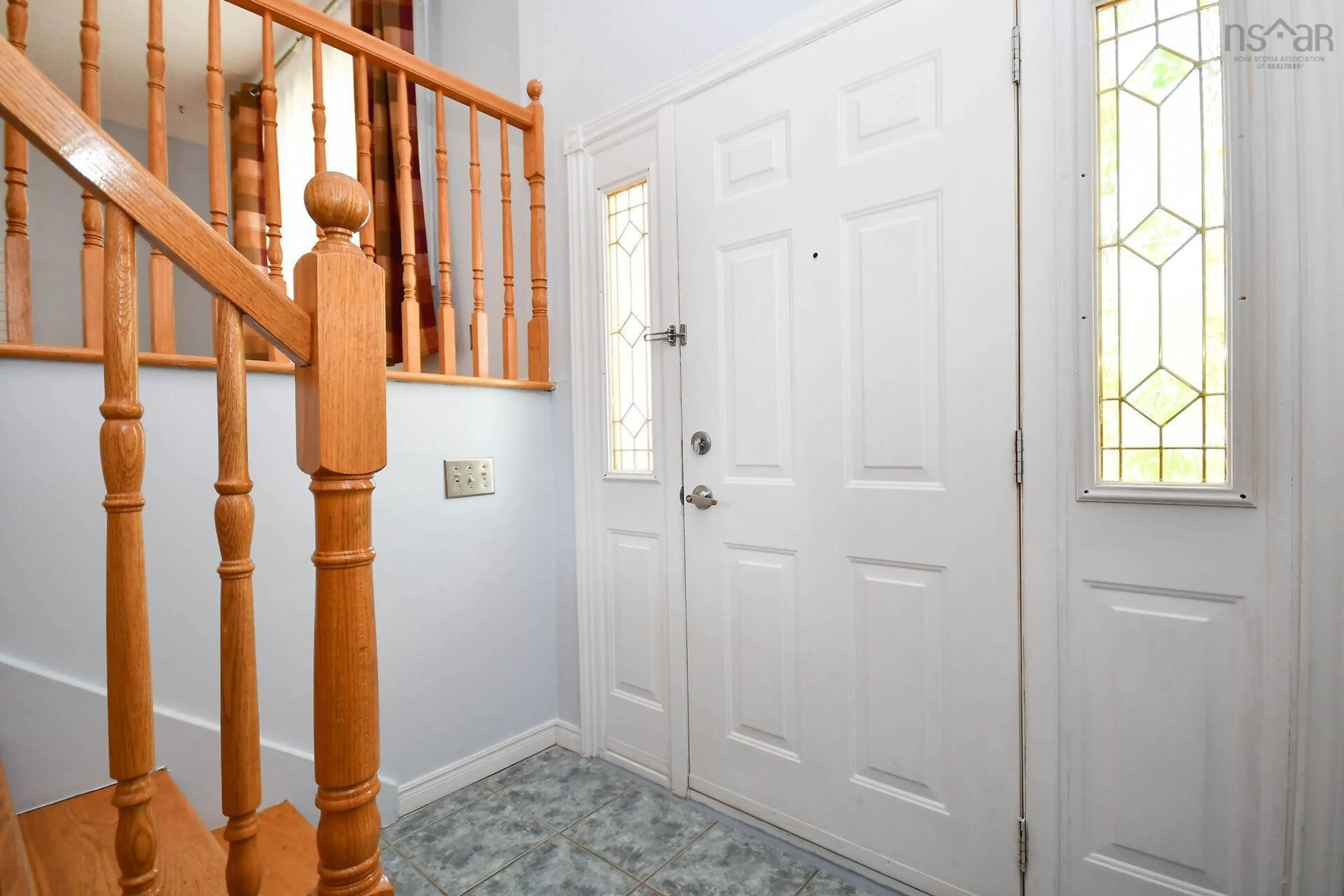 Indoor entryway for 21 Owen Dr, Dartmouth Nova Scotia B2W 3M1