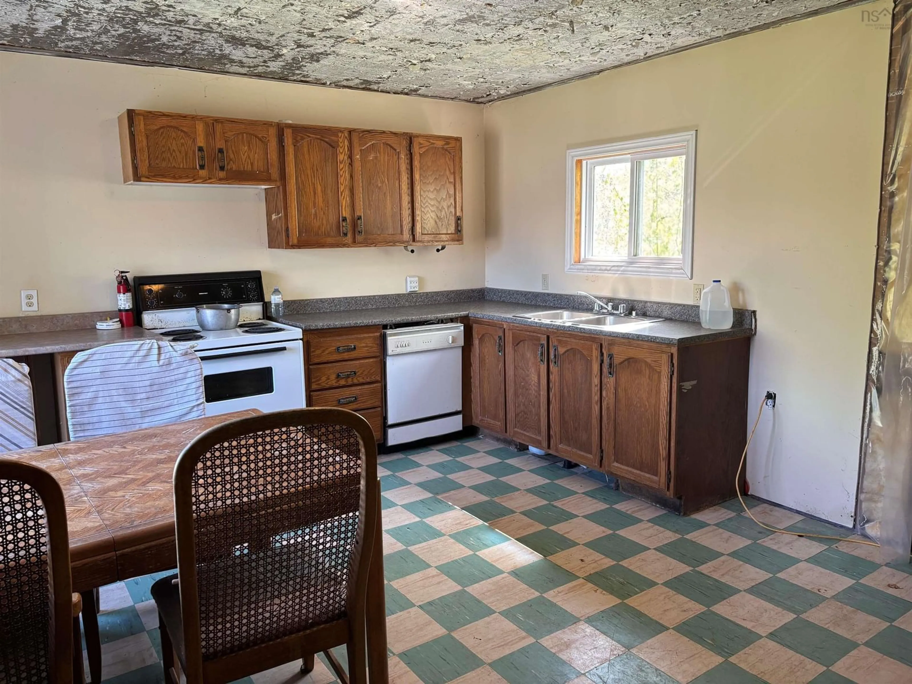 Standard kitchen, unknown for 3383 Highway 217, Tiverton Nova Scotia B0V 1G0