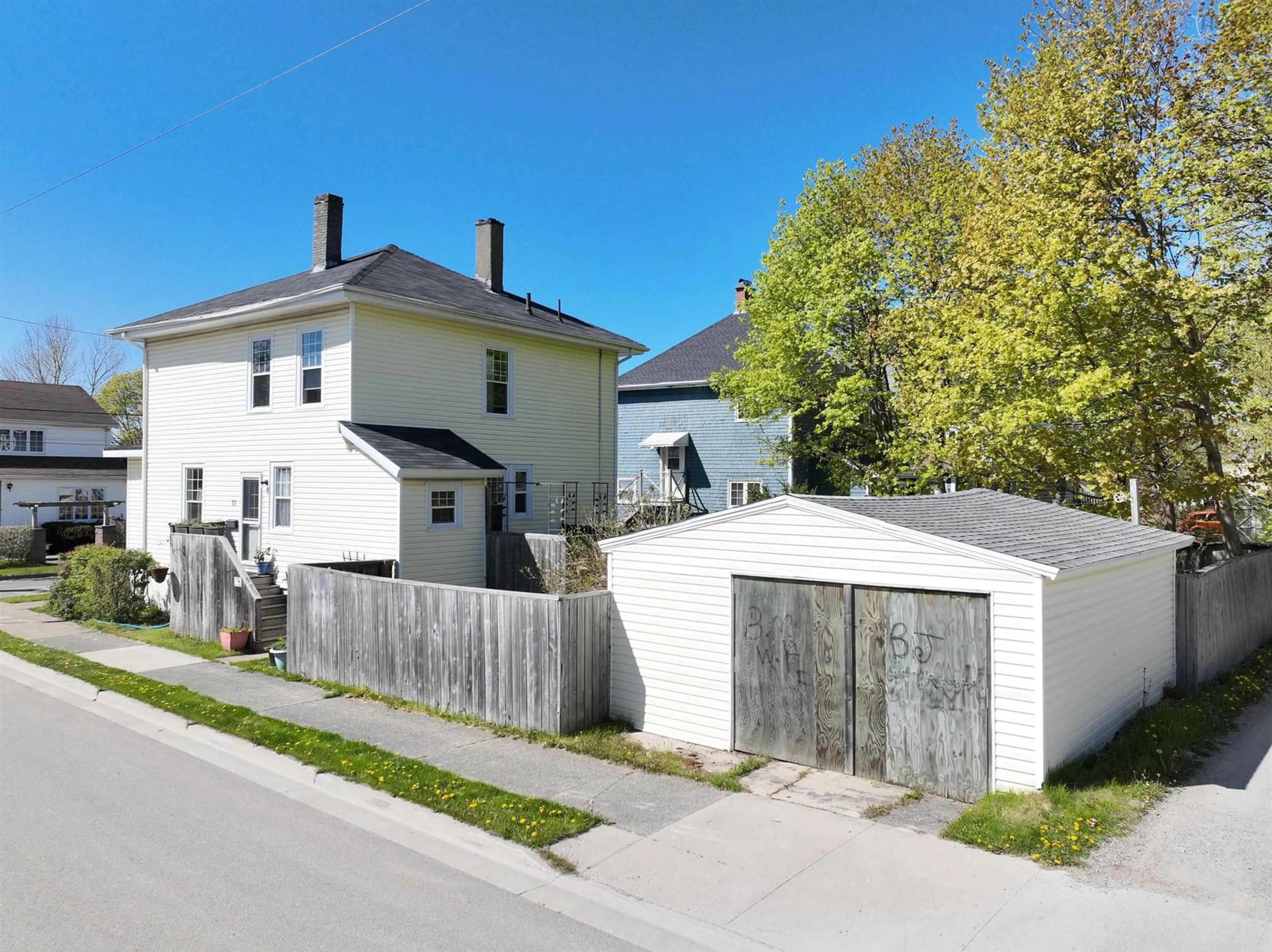A pic from outside/outdoor area/front of a property/back of a property/a pic from drone, street for 92 Union St, Sydney Nova Scotia B1P 4X8