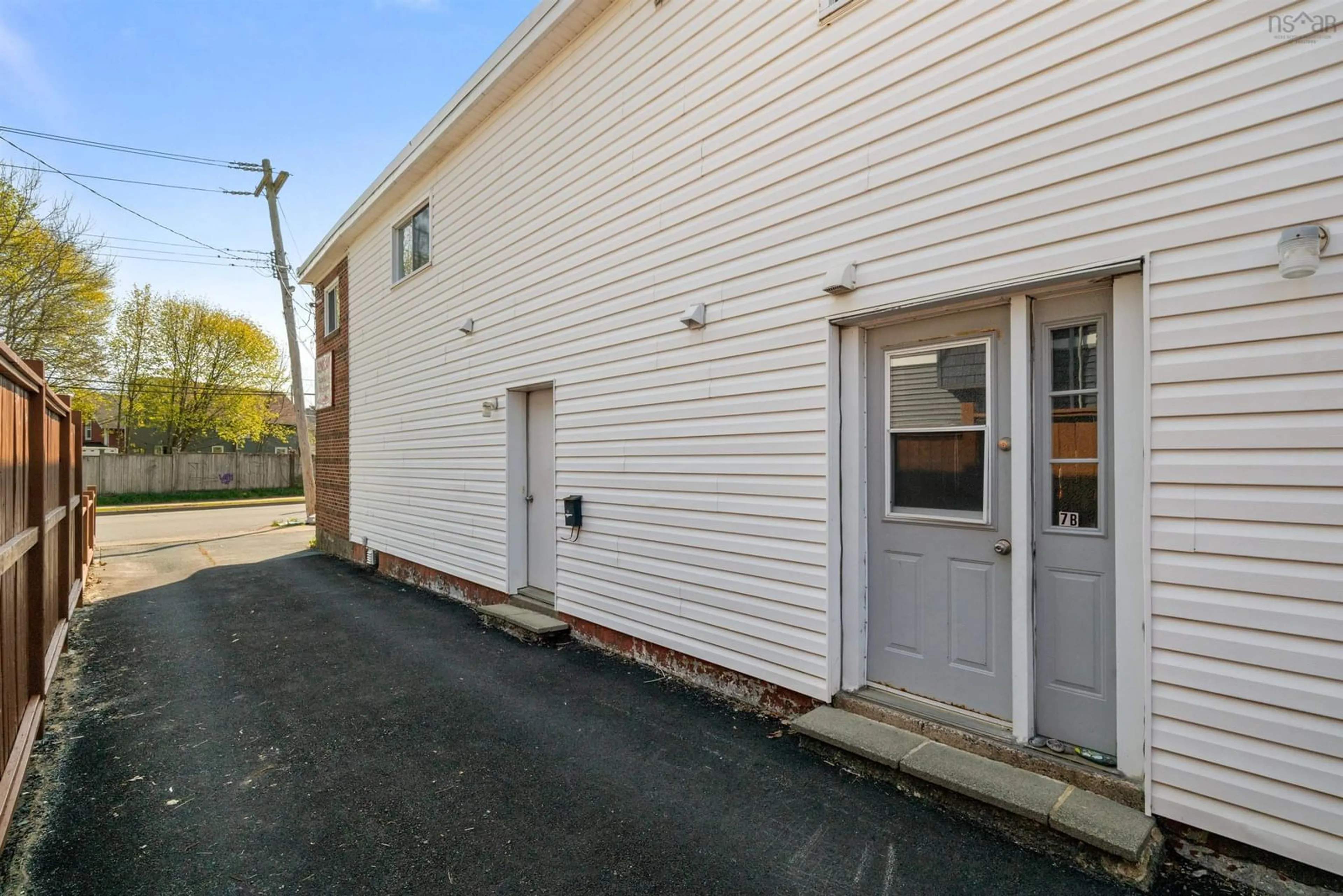 Unknown for 7 Pleasant St, Dartmouth Nova Scotia B2Y 3P1