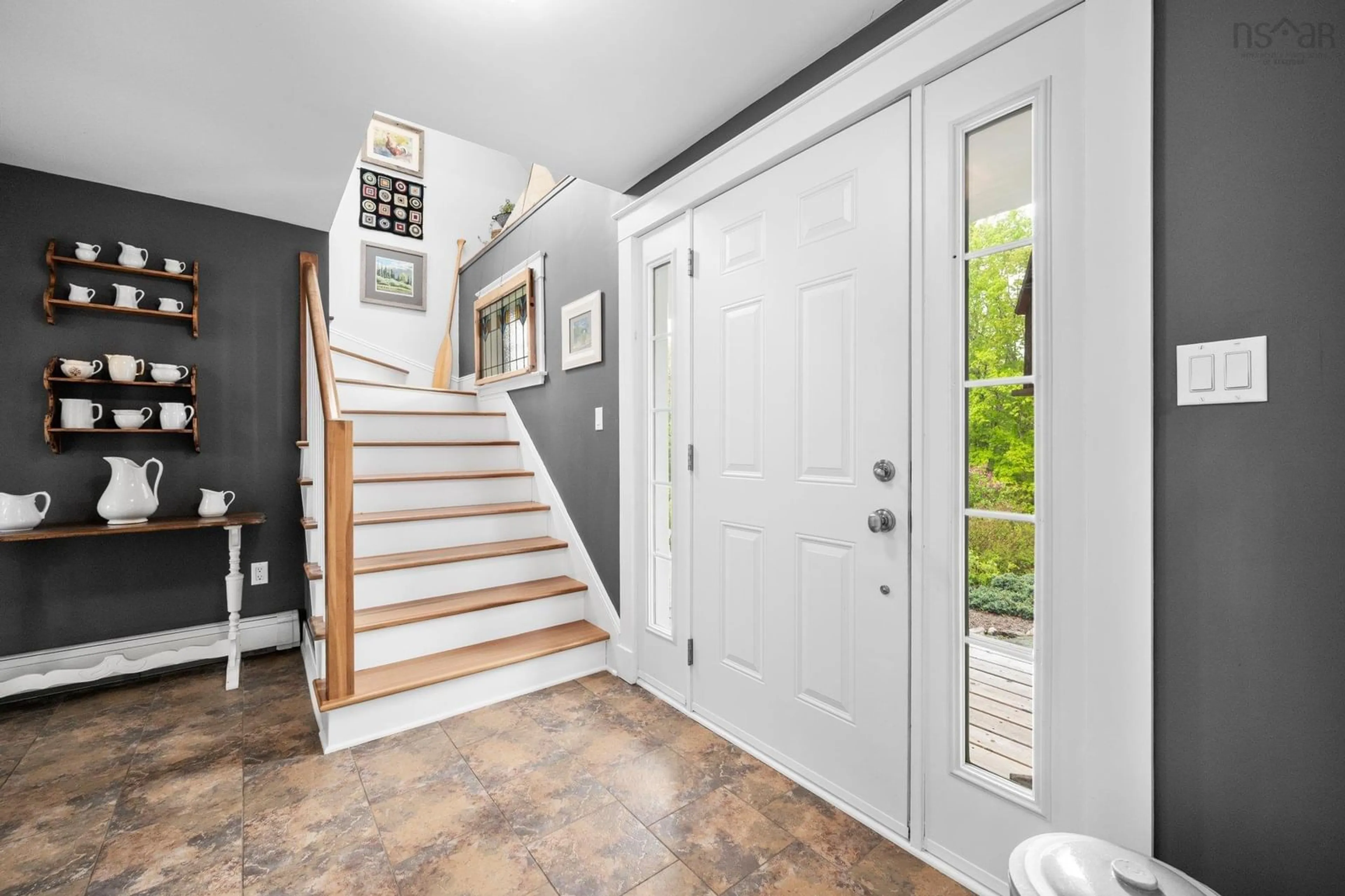 Indoor entryway for 906 Woodville Rd, Newport Nova Scotia B0N 2A0