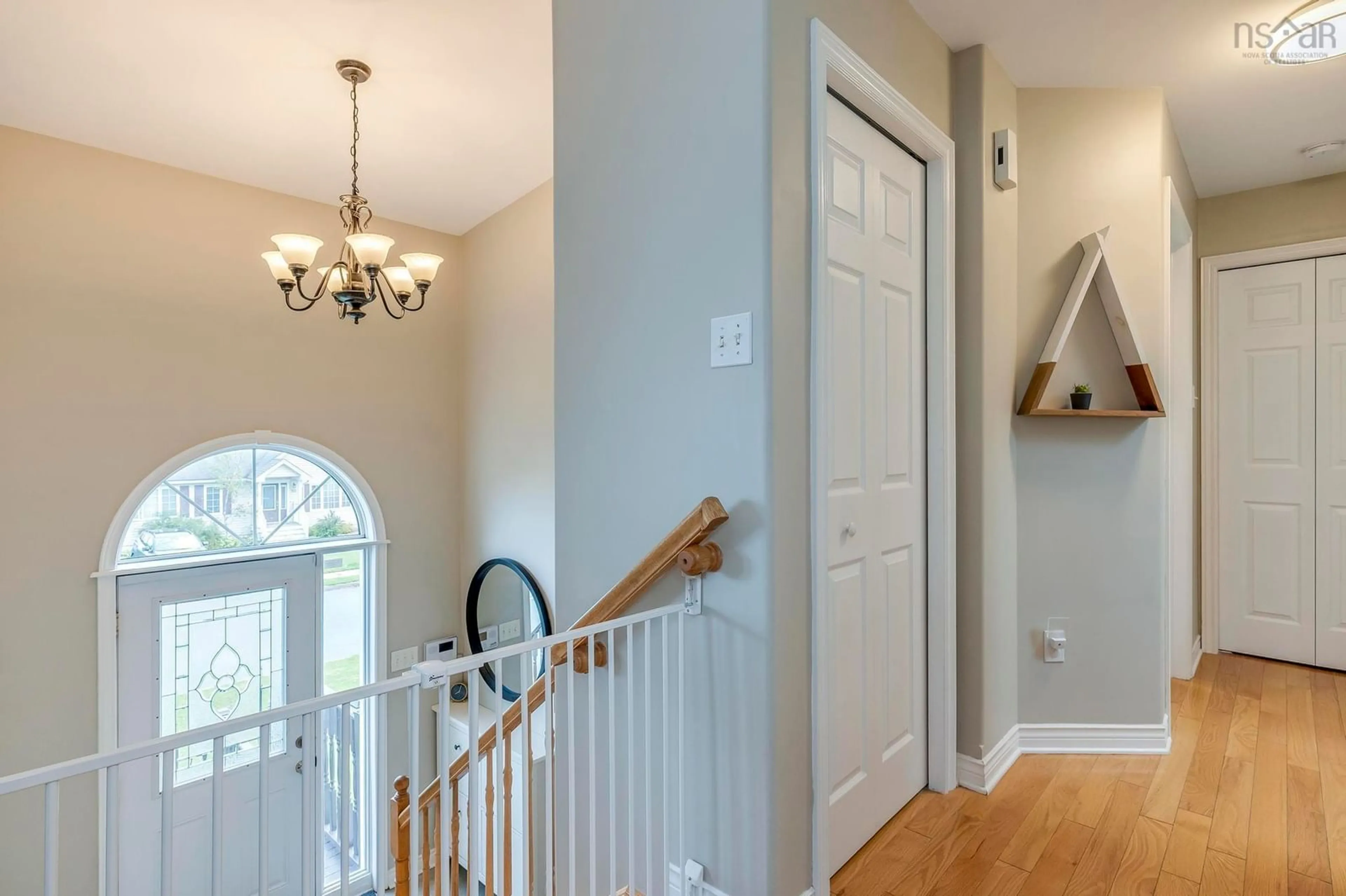 Indoor entryway for 41 Bradorian Dr, Dartmouth Nova Scotia B2W 6G6
