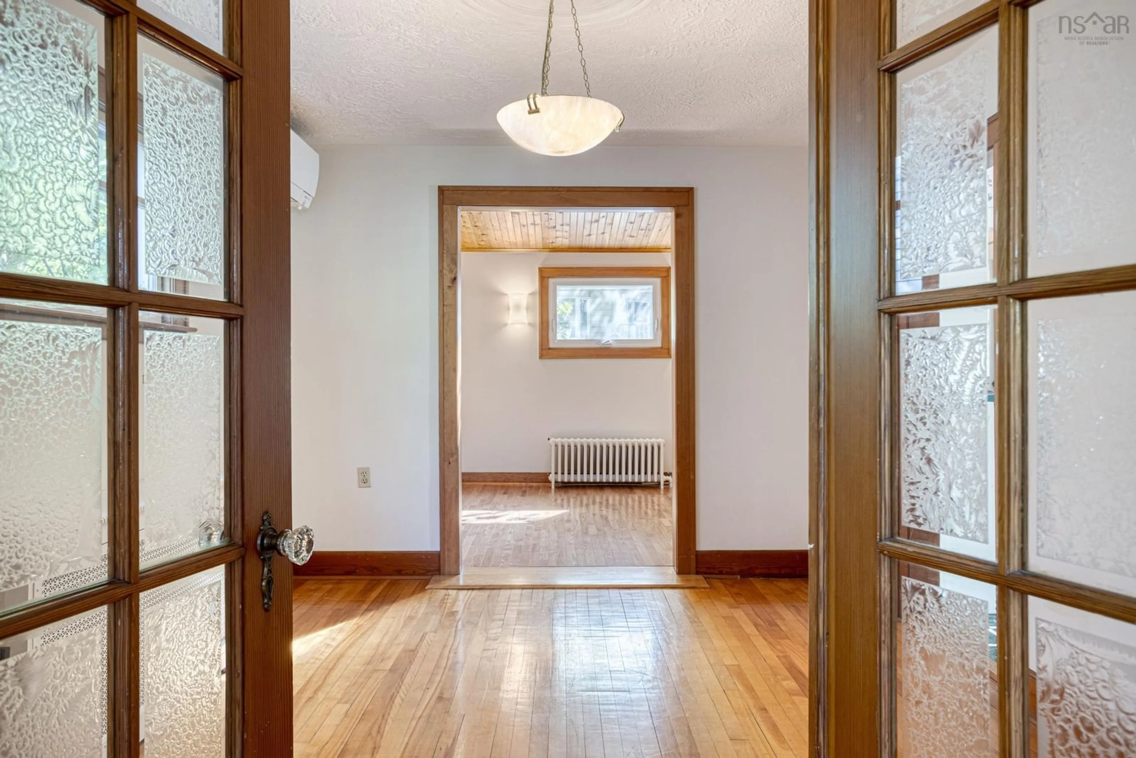 Indoor entryway for 2405 Connaught Ave, Halifax Nova Scotia B3L 2Z5