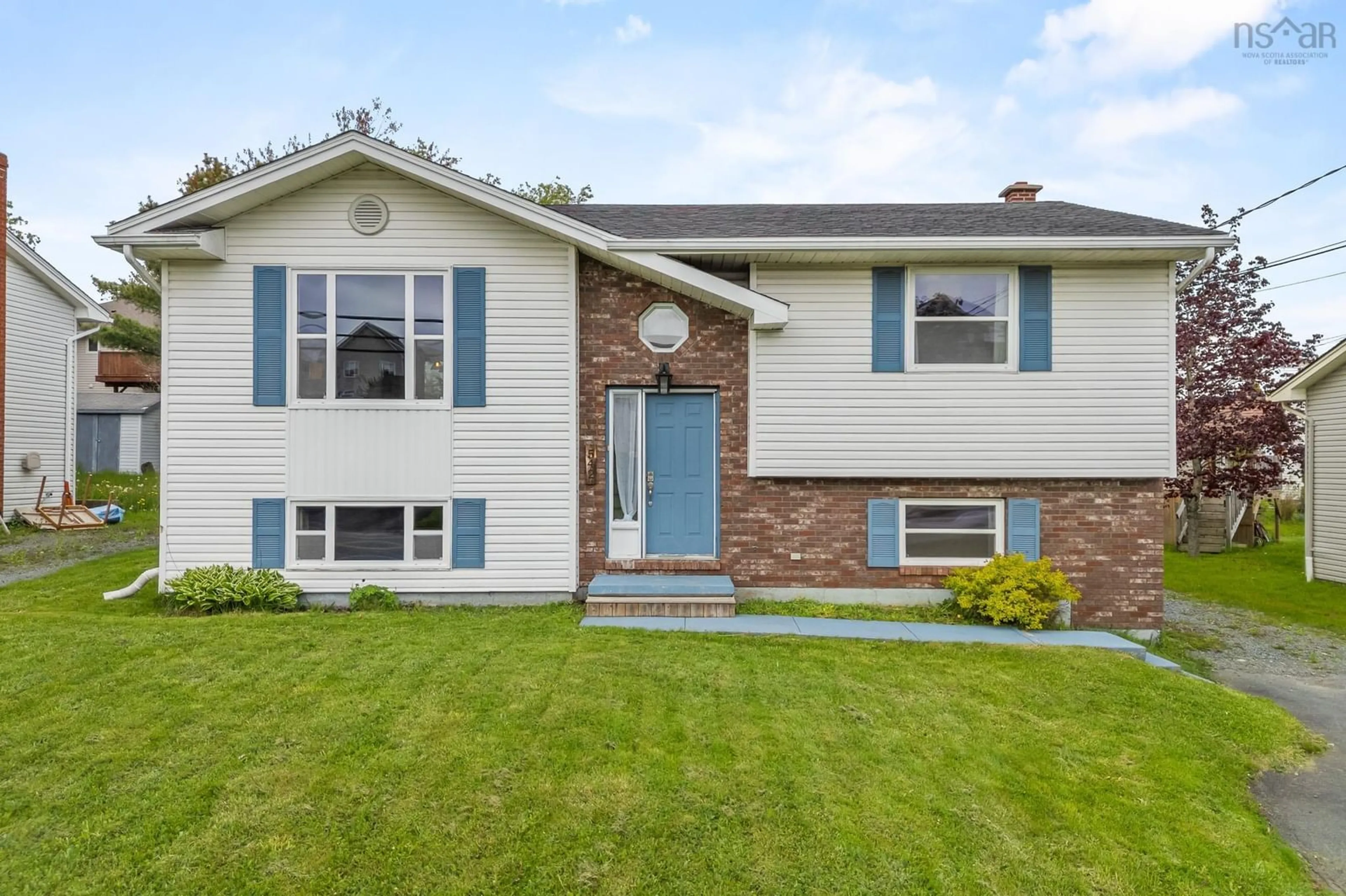 Home with vinyl exterior material, street for 542 Caldwell Rd, Cole Harbour Nova Scotia B2V 1A6
