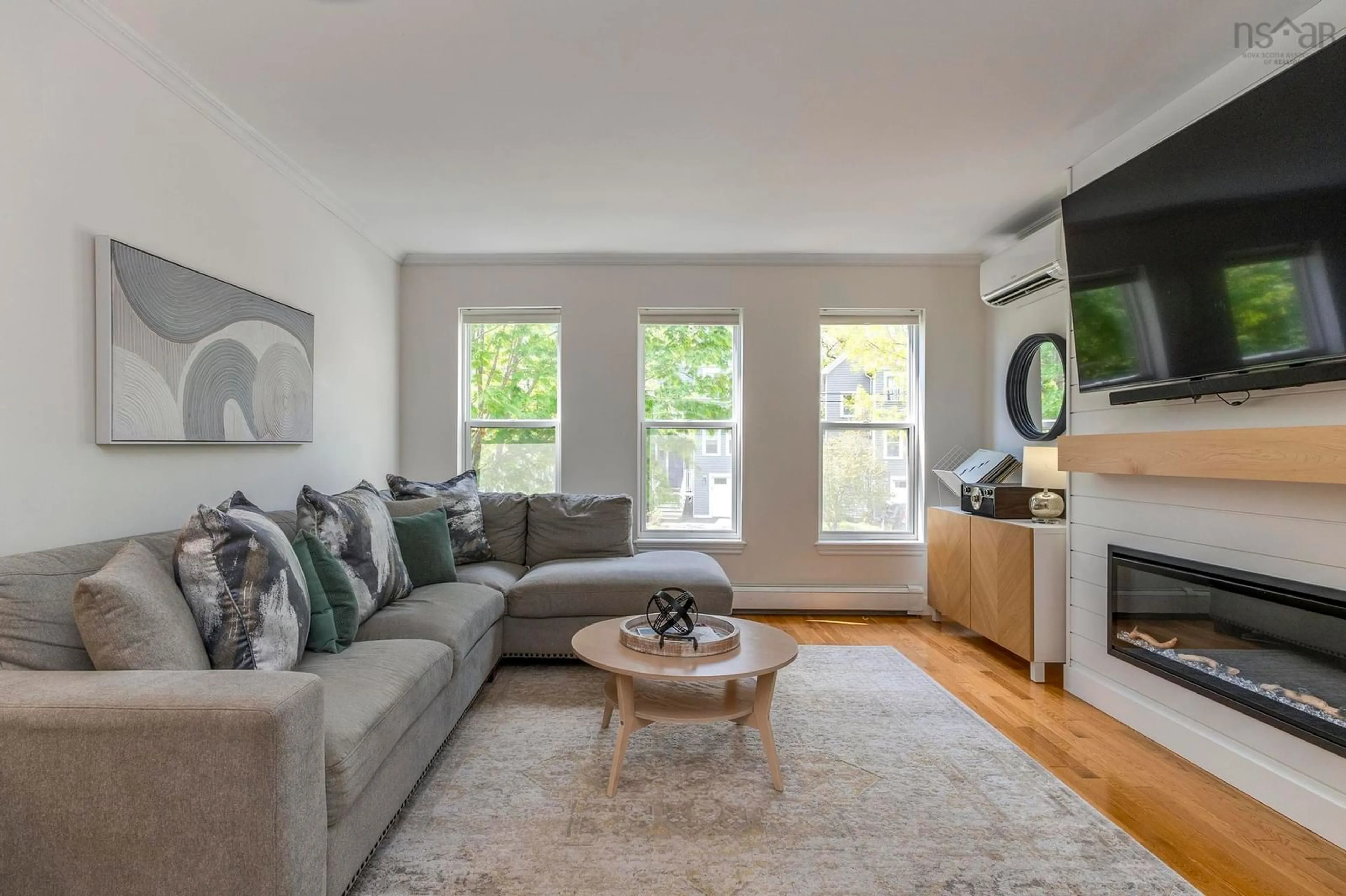 Living room with furniture, unknown for 35 South Ridge Cir, Dartmouth Nova Scotia B3A 4Z2