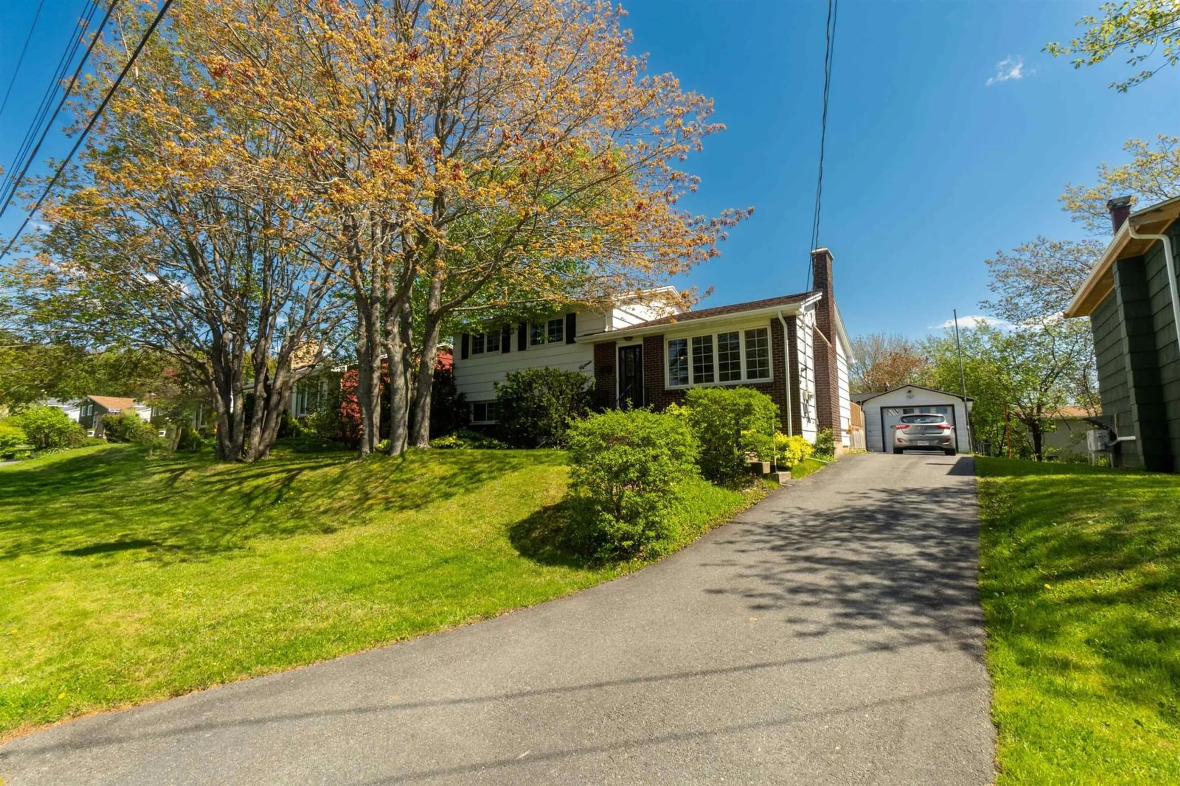 A pic from outside/outdoor area/front of a property/back of a property/a pic from drone, street for 15 Tummell Dr, Dartmouth Nova Scotia B2X 2A7