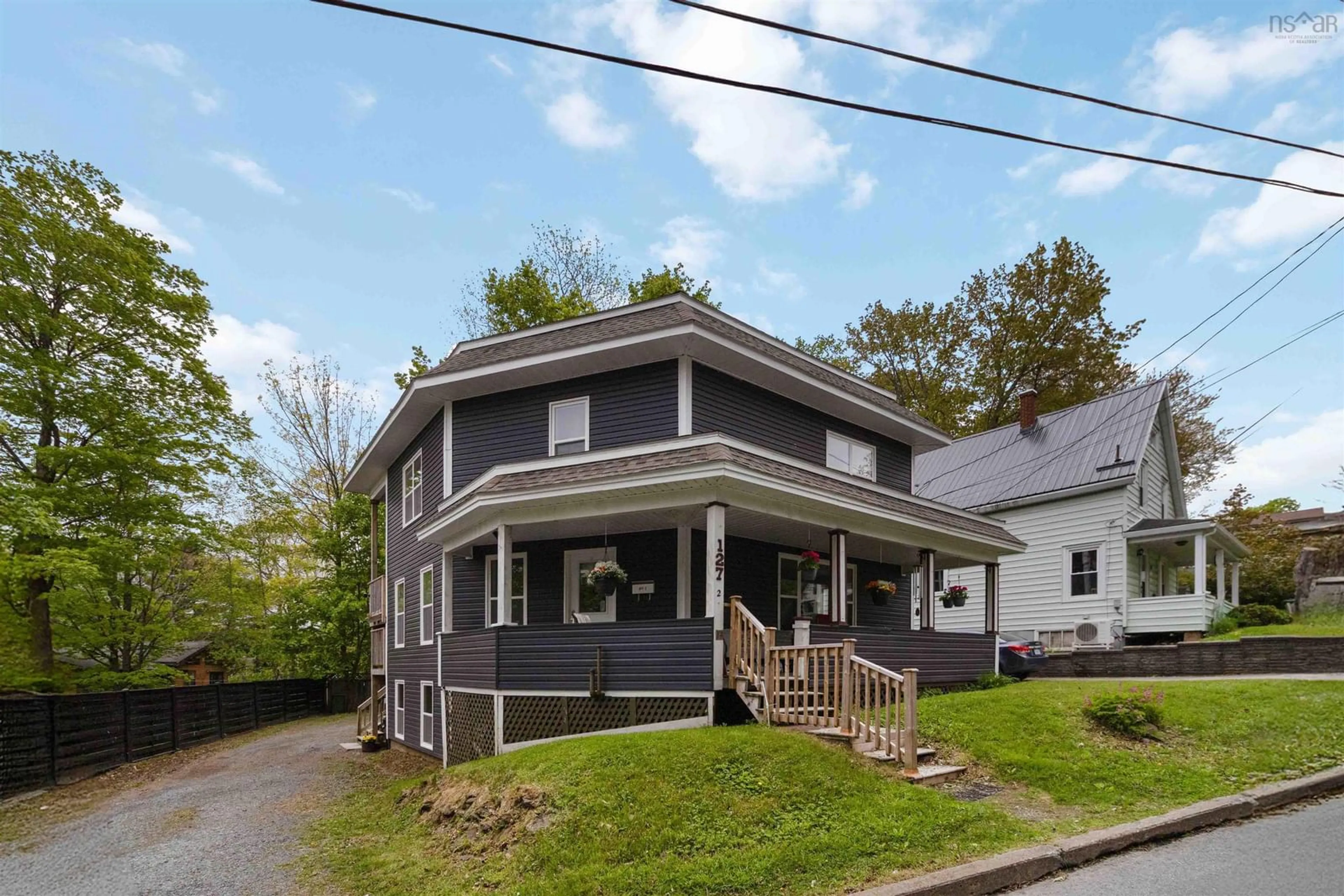 Home with vinyl exterior material, street for 127 Maple St, Bridgewater Nova Scotia B4V 2E7