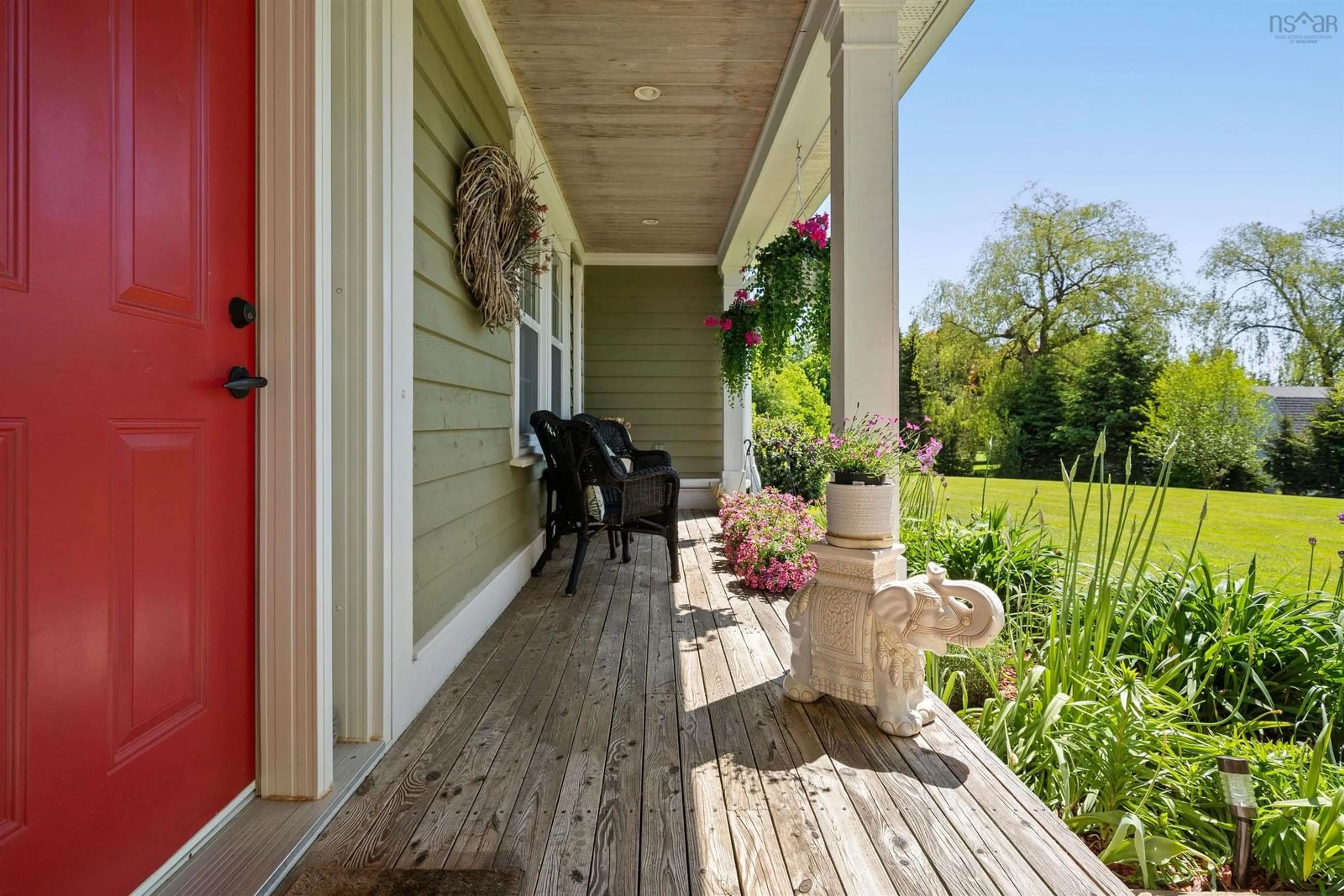 Patio, street for 949 Centennial Dr, Port Williams Nova Scotia B0P 1T0