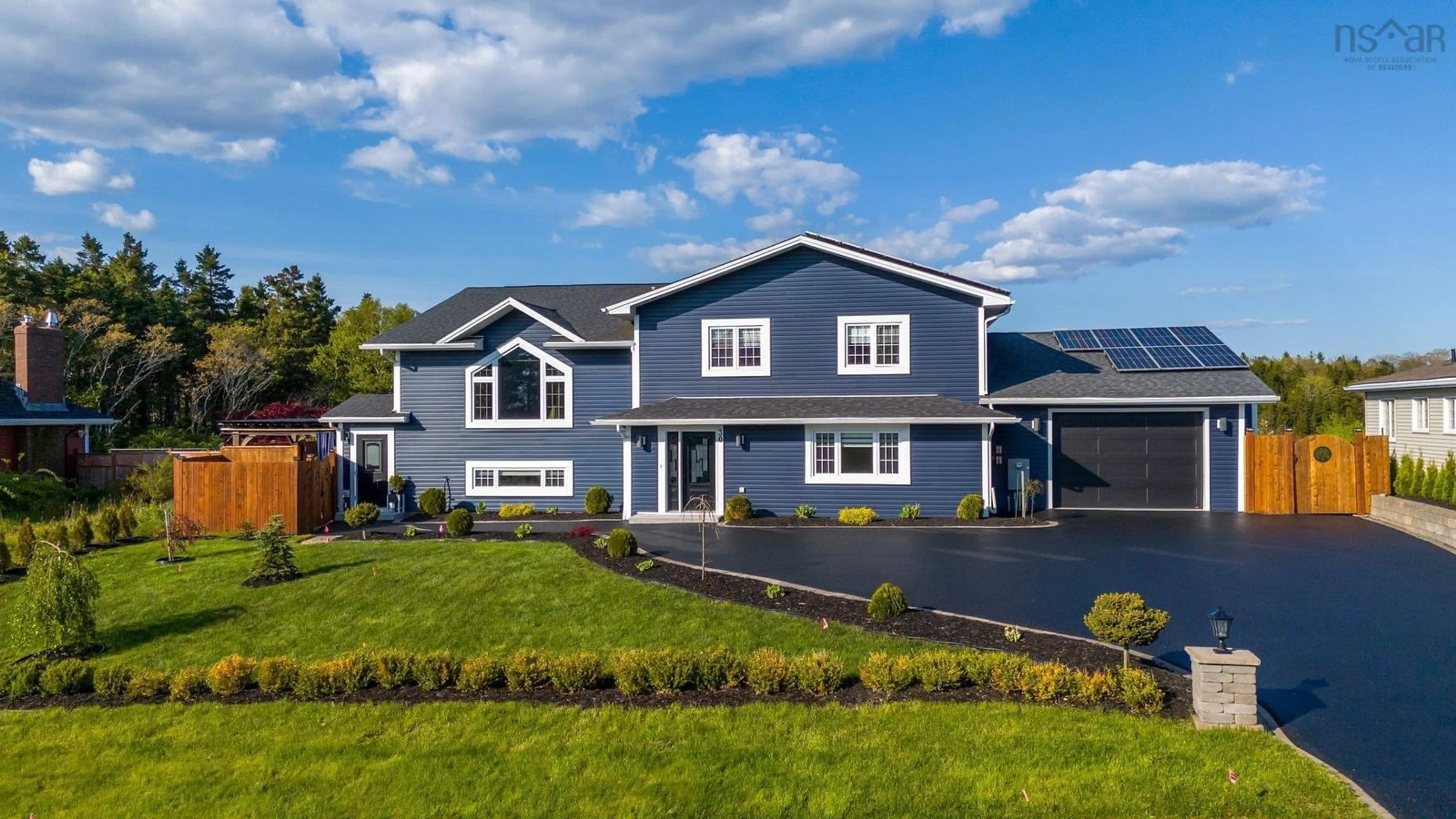 Home with vinyl exterior material, unknown for 30 Bayswater Rd, Nantucket Nova Scotia B2W 4E3