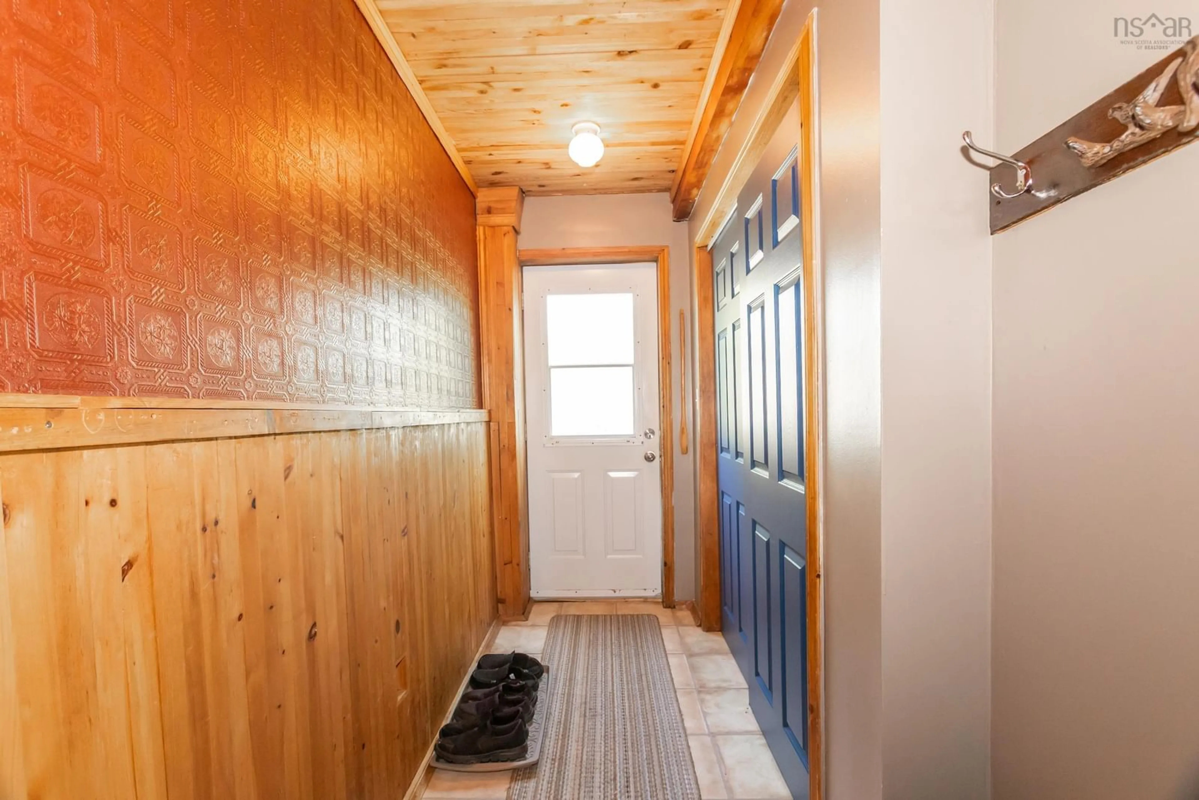 Indoor entryway for 115 Pickup Rd, Clementsport Nova Scotia B0S 1A0
