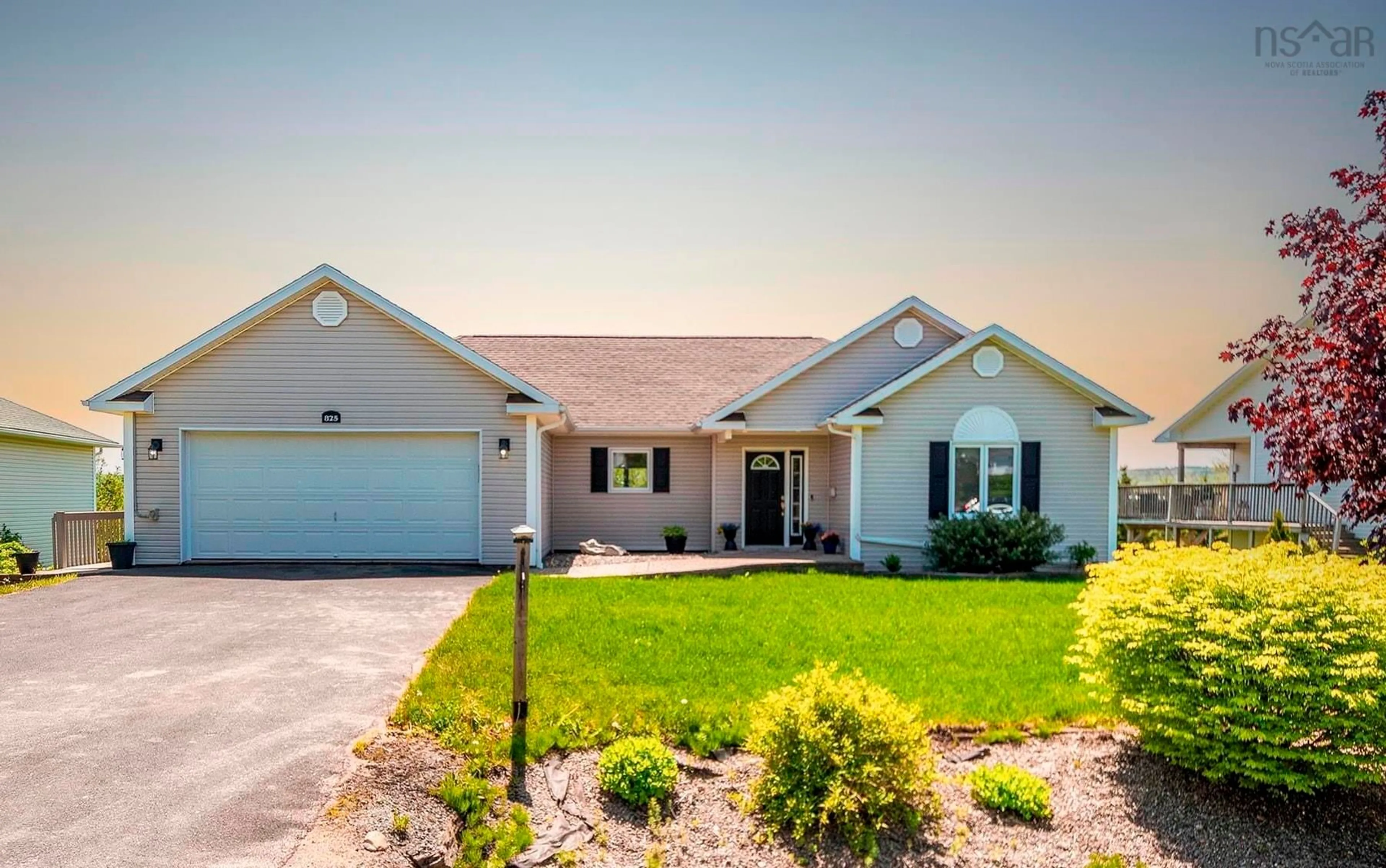 Home with vinyl exterior material, street for 825 Summerfield Crt, Kentville Nova Scotia B4N 5J4