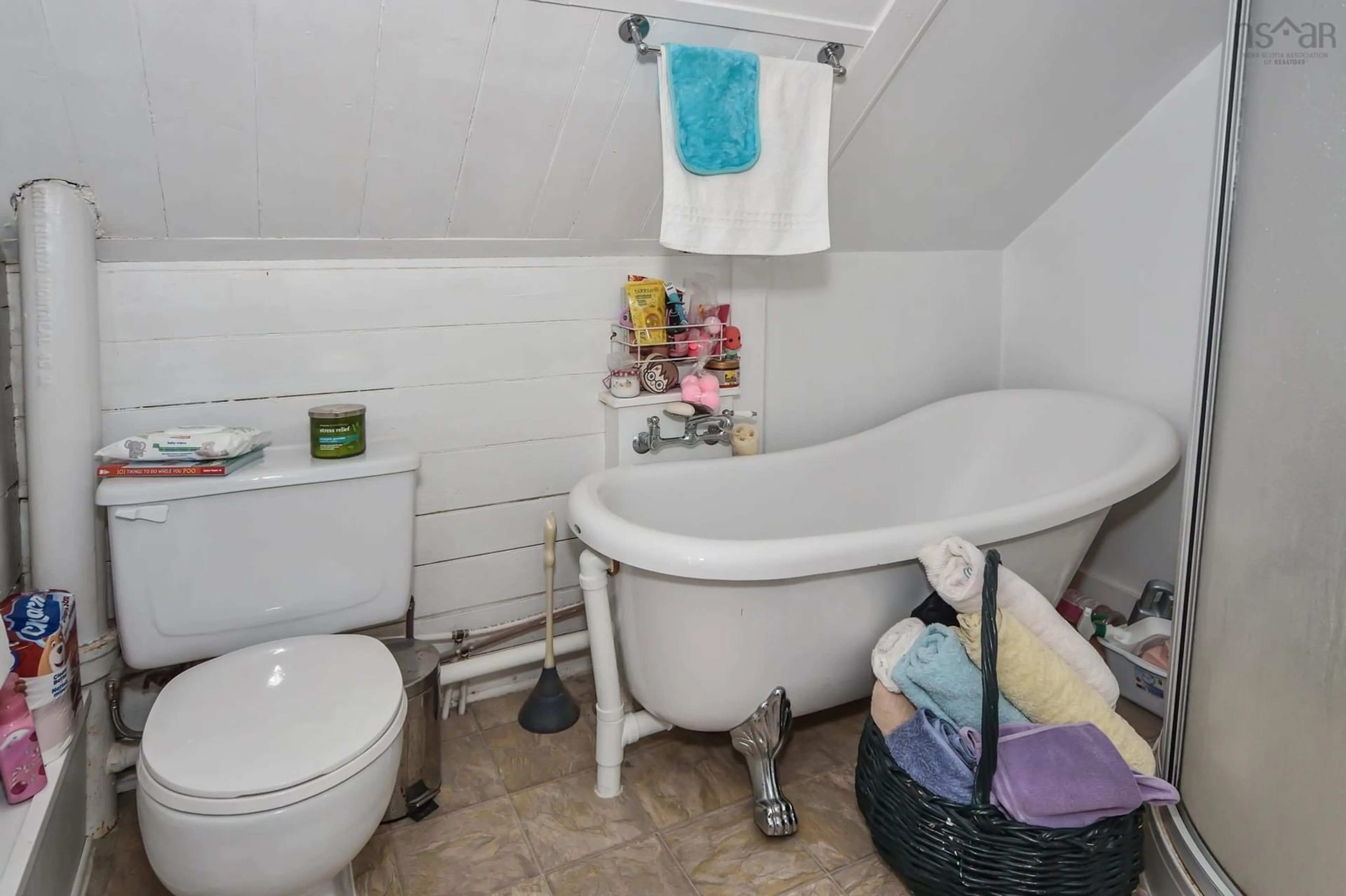 Standard bathroom, unknown for 30 Jubilee Rd, Bridgewater Nova Scotia B4V 2A4