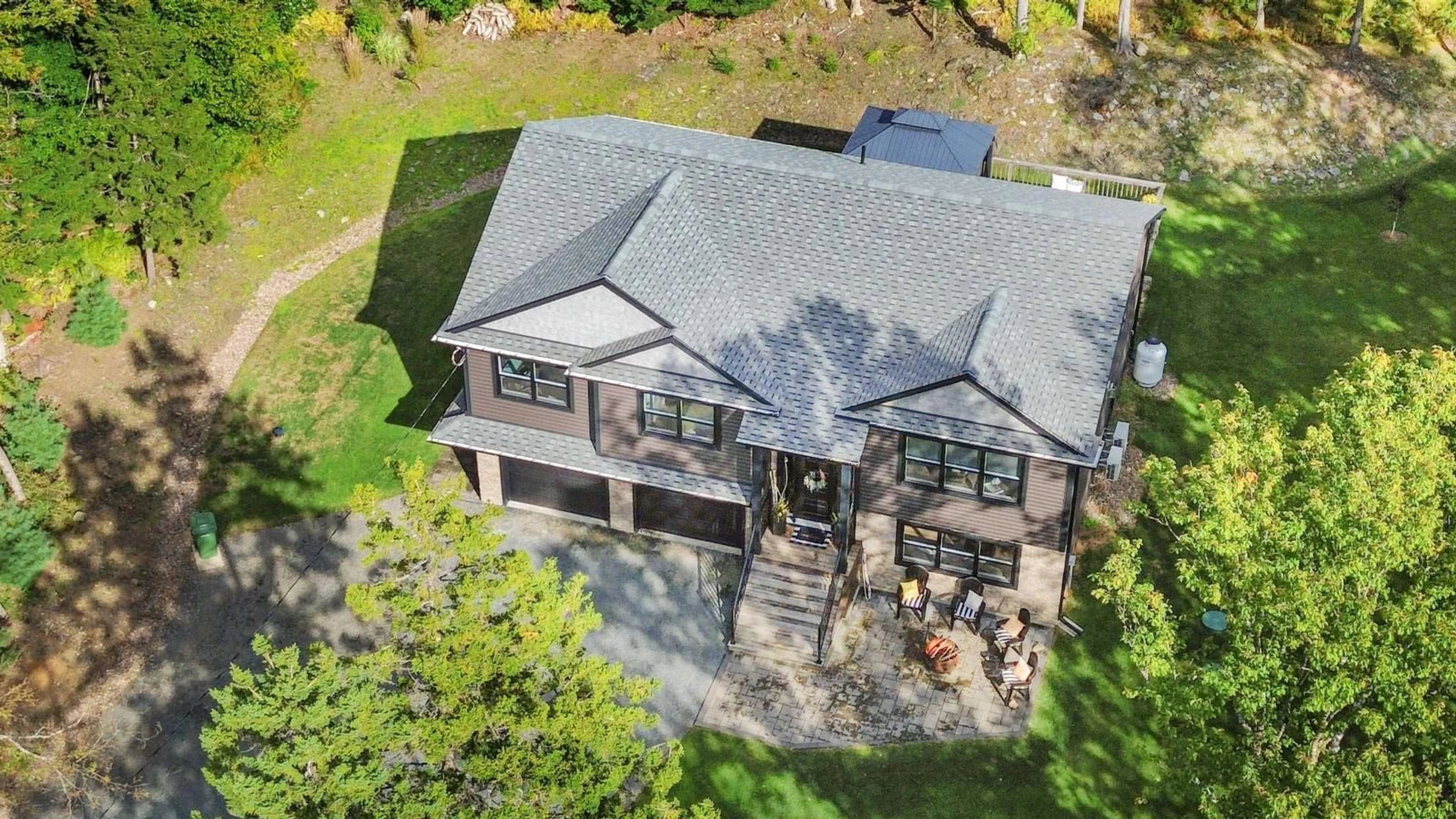 A pic from outside/outdoor area/front of a property/back of a property/a pic from drone, unknown for 135 Clivedon Crt, Fall River Nova Scotia B2T 0L5