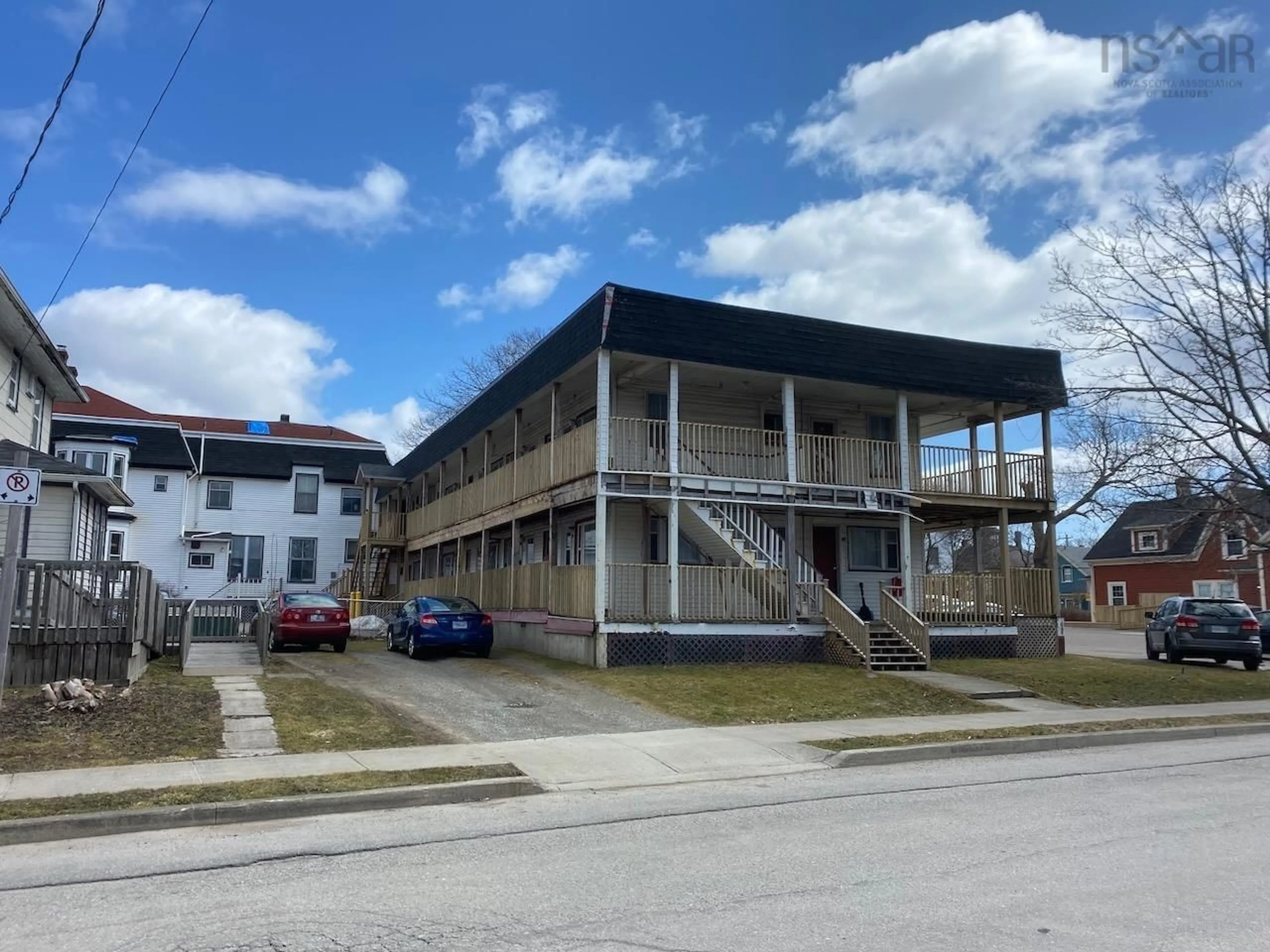 A pic from outside/outdoor area/front of a property/back of a property/a pic from drone, building for 13 Parade St, Yarmouth Nova Scotia B5A 3A5