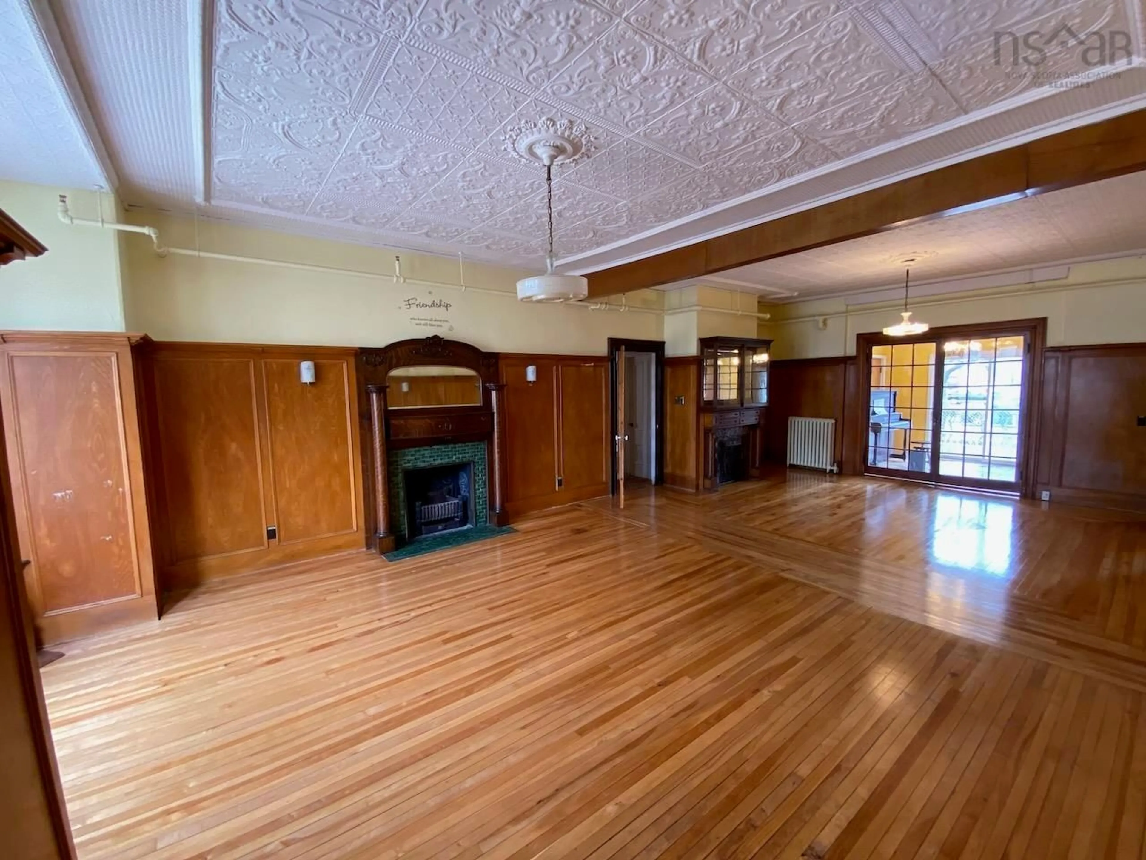 A pic of a room for 13 Parade St, Yarmouth Nova Scotia B5A 3A5