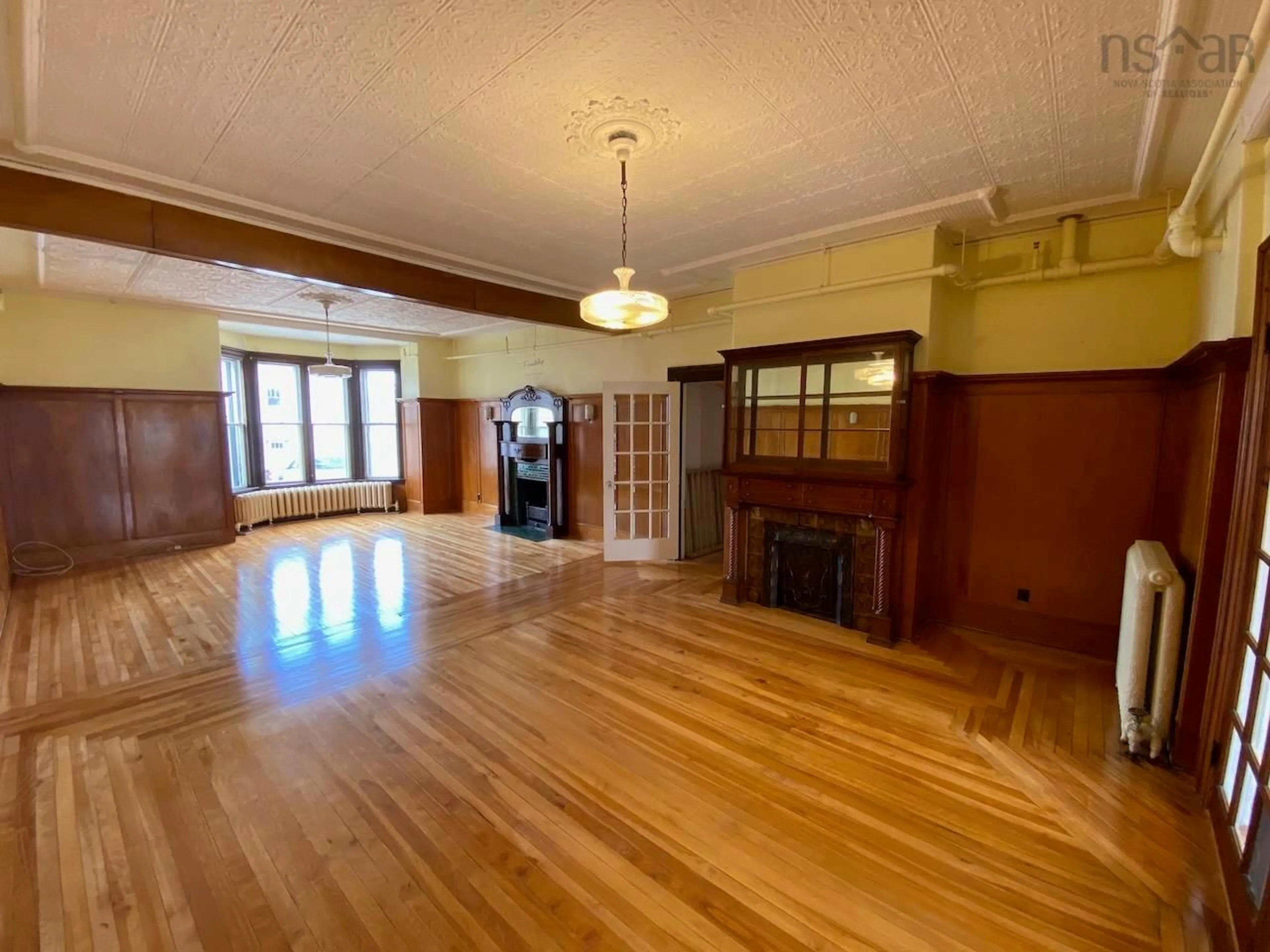 A pic of a room for 13 Parade St, Yarmouth Nova Scotia B5A 3A5