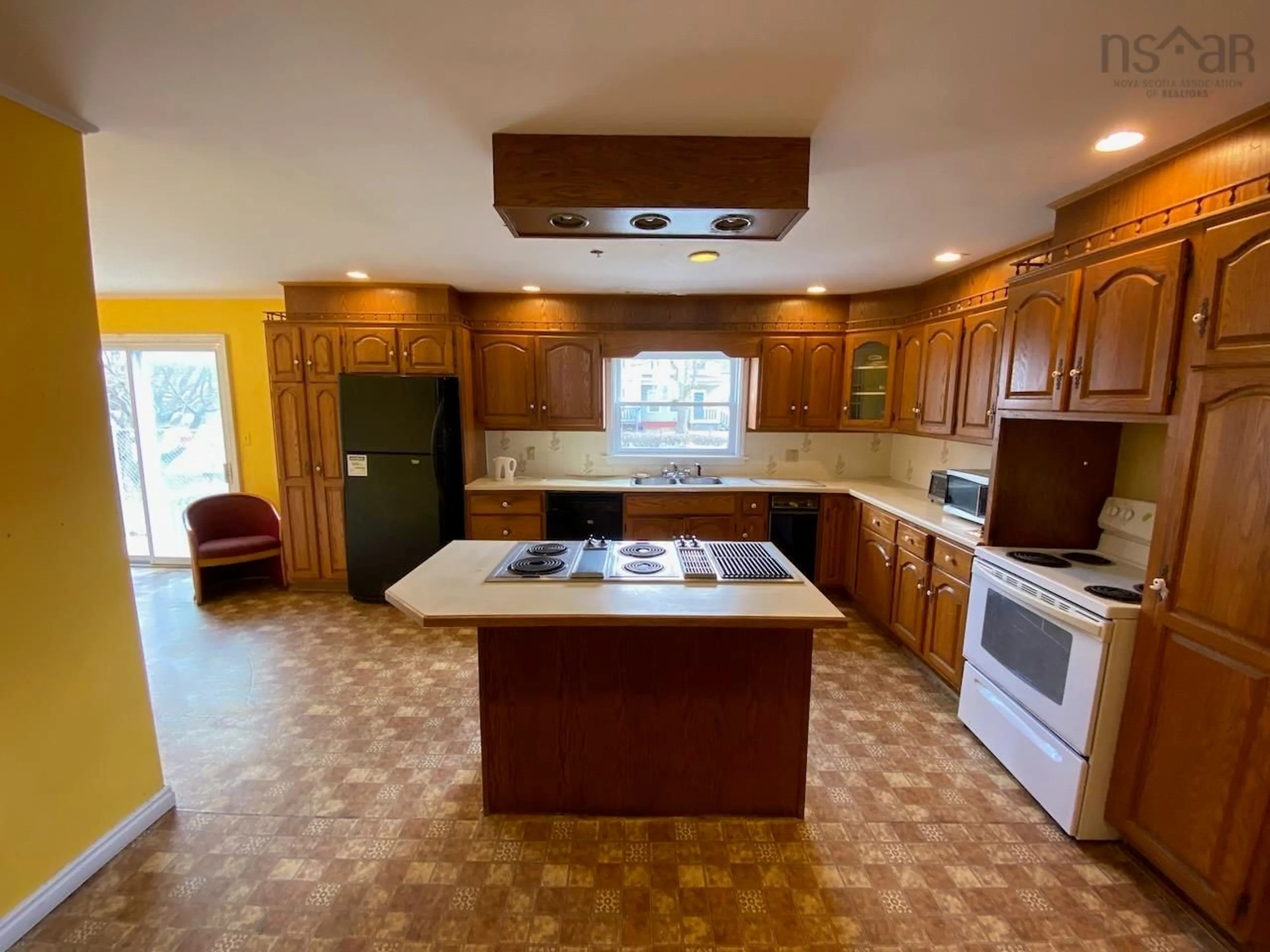 Standard kitchen, ceramic/tile floor for 13 Parade St, Yarmouth Nova Scotia B5A 3A5