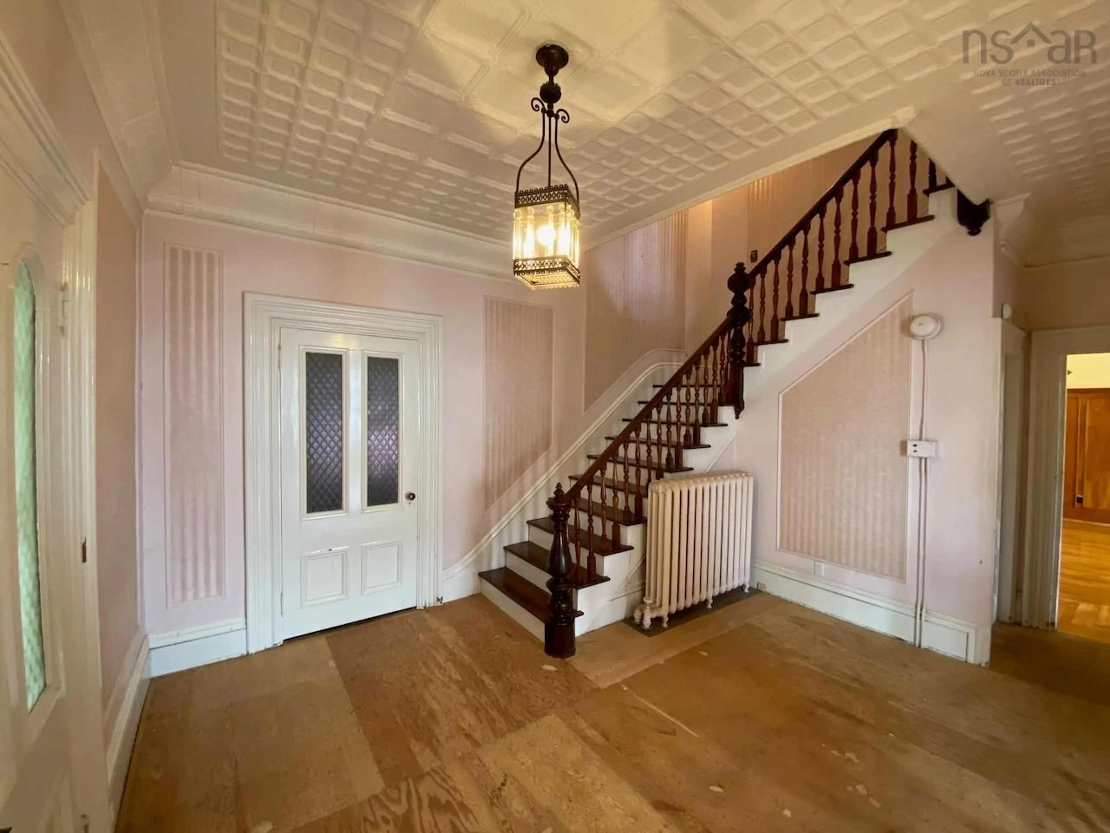 Indoor foyer for 13 Parade St, Yarmouth Nova Scotia B5A 3A5