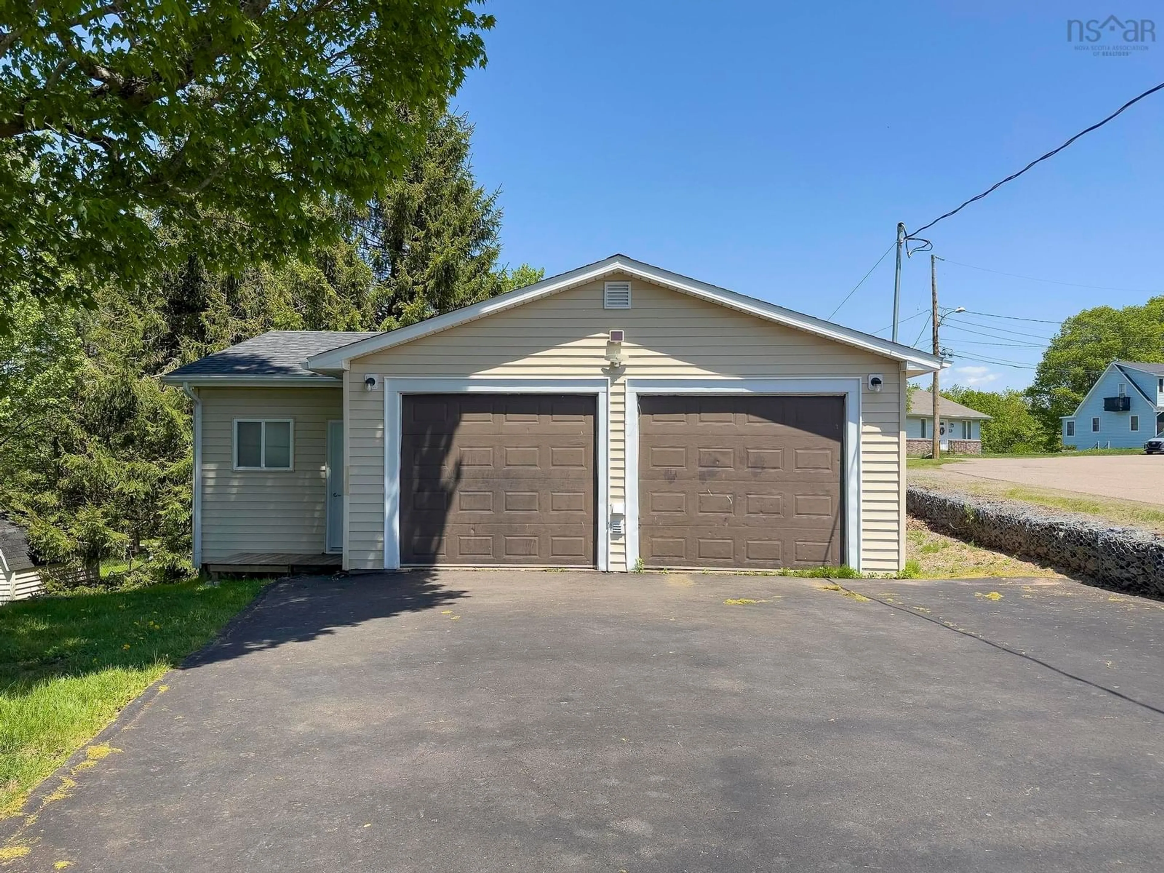 Indoor garage for 35 Lockhart Ave, Truro Nova Scotia B2N 5T6