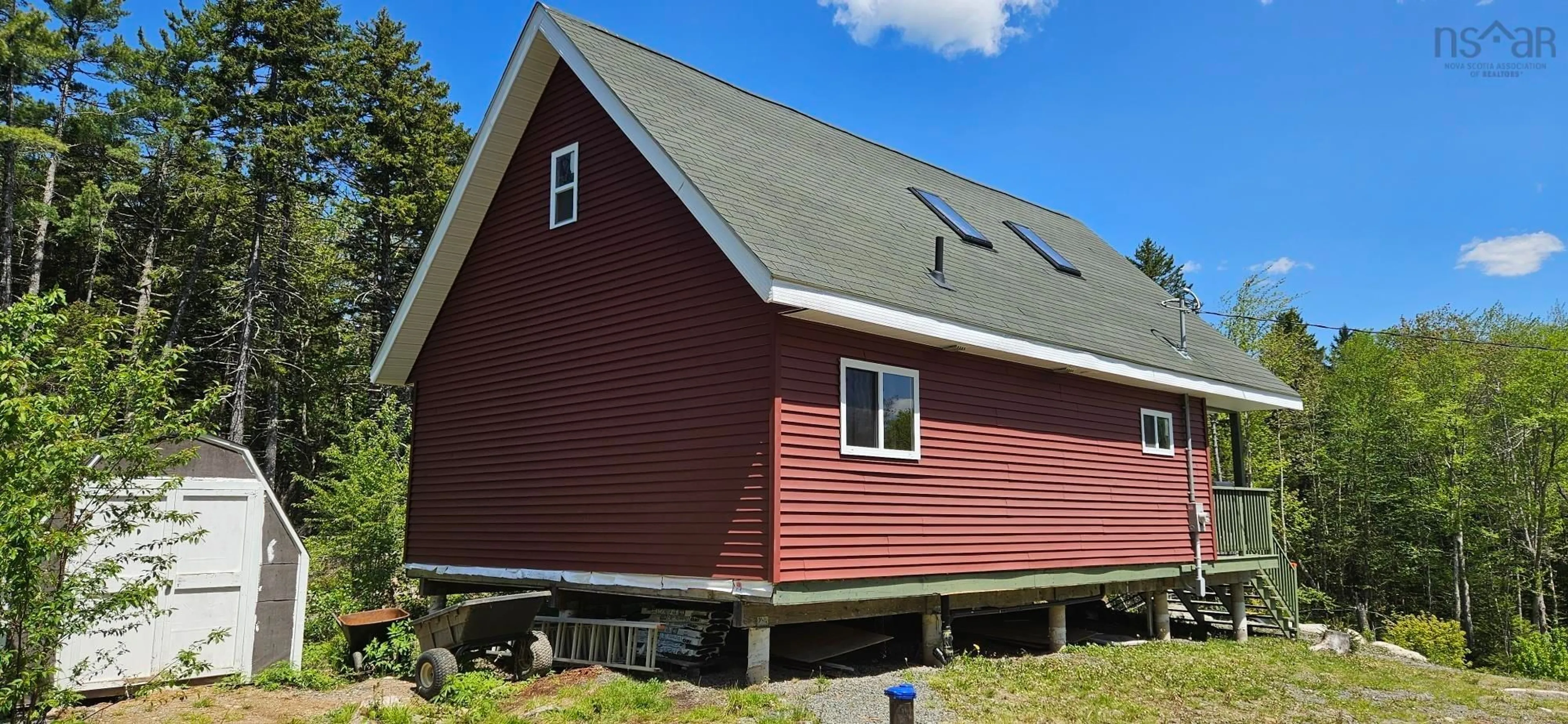 Home with vinyl exterior material, building for 216 Chalet Dr, Vaughan Nova Scotia B0N 2T0