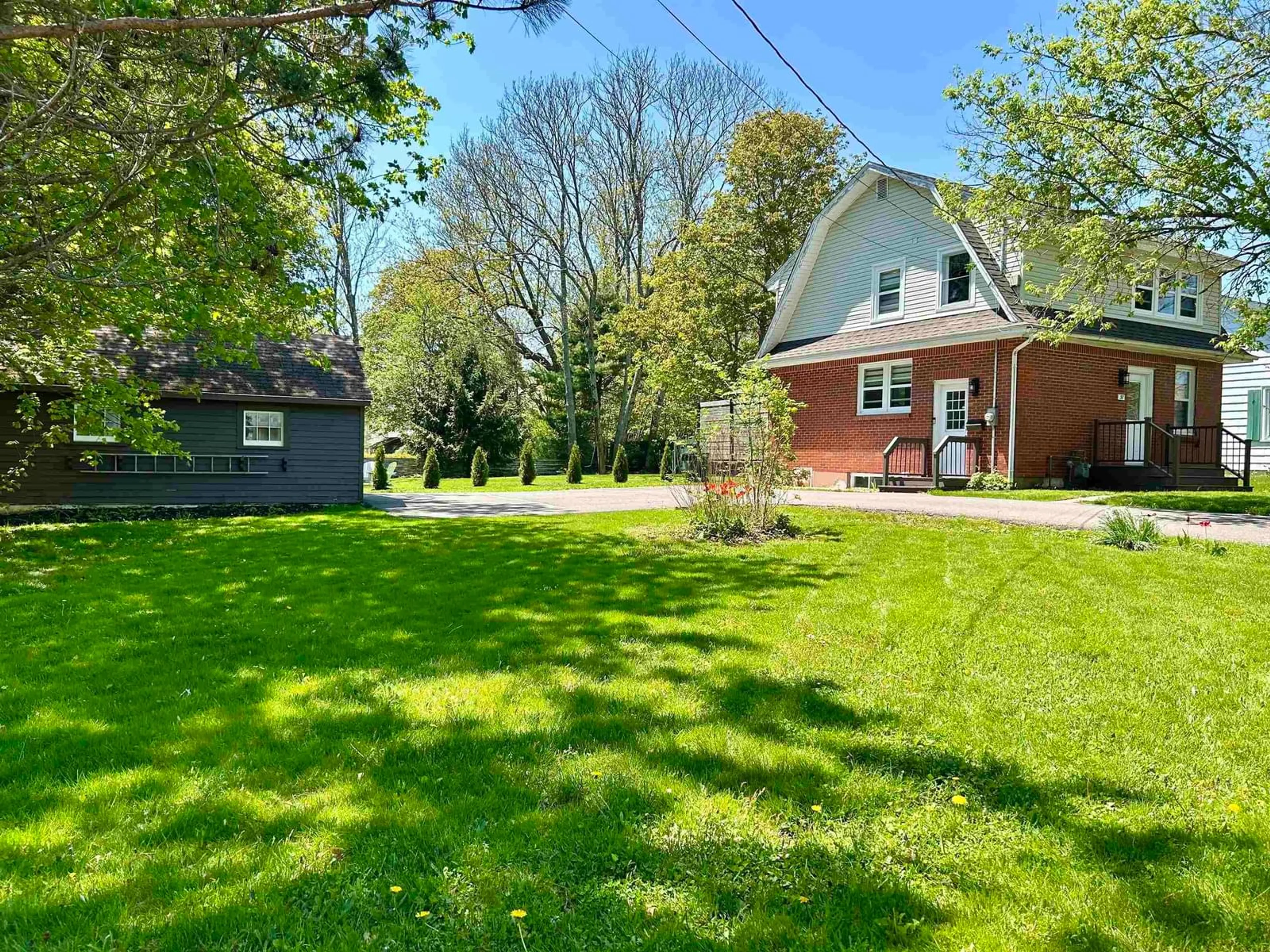 A pic from outside/outdoor area/front of a property/back of a property/a pic from drone, street for 37 Regent St, Amherst Nova Scotia B4H 3S8