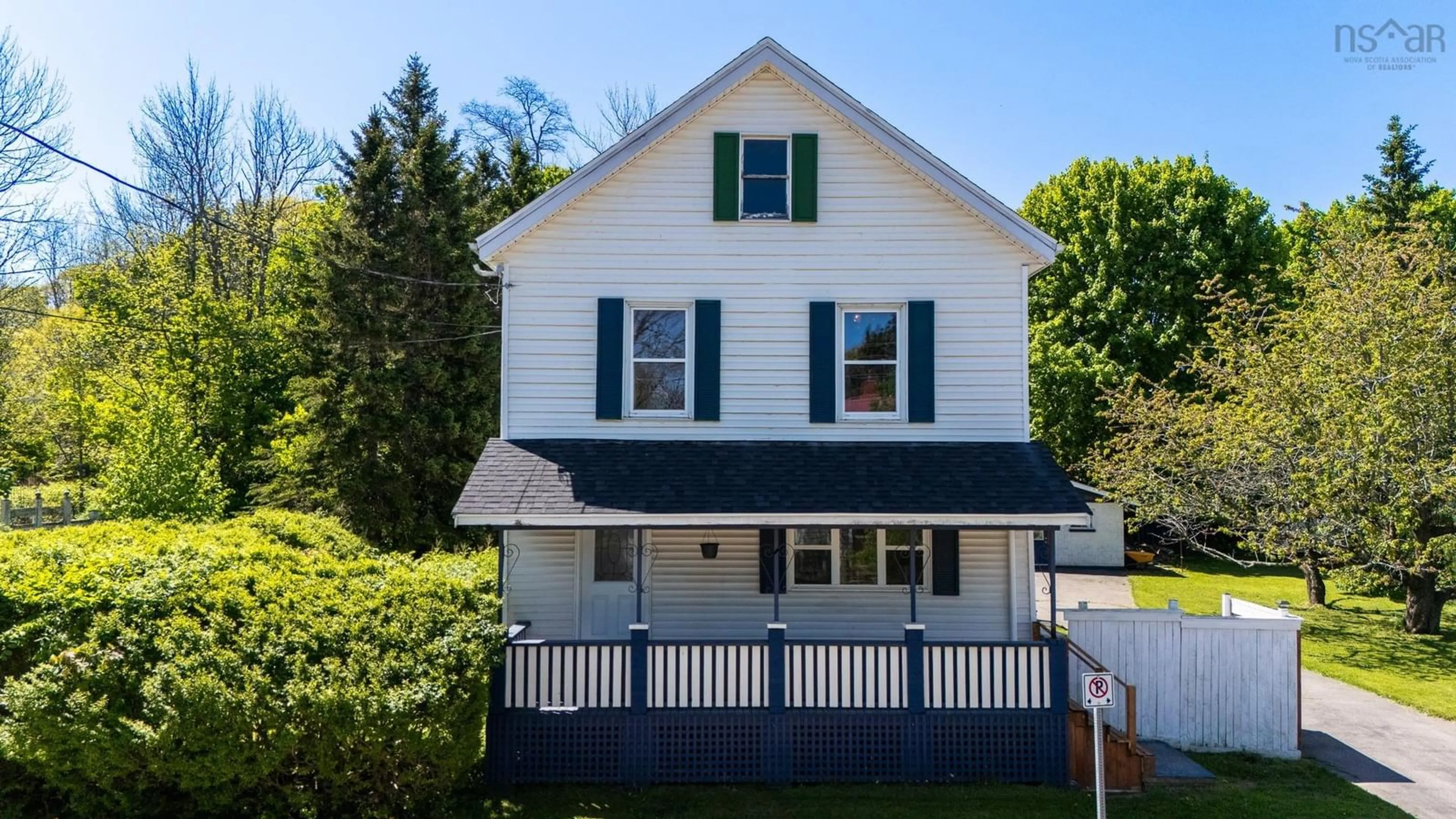 Home with vinyl exterior material, street for 12 Prince St, Hantsport Nova Scotia B0P 1P0