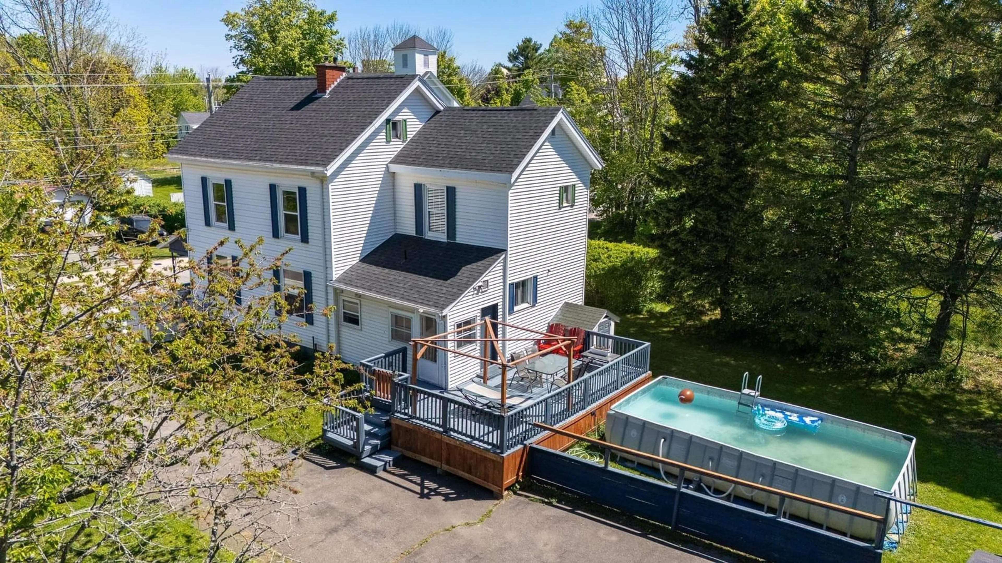 A pic from outside/outdoor area/front of a property/back of a property/a pic from drone, water/lake/river/ocean view for 12 Prince St, Hantsport Nova Scotia B0P 1P0