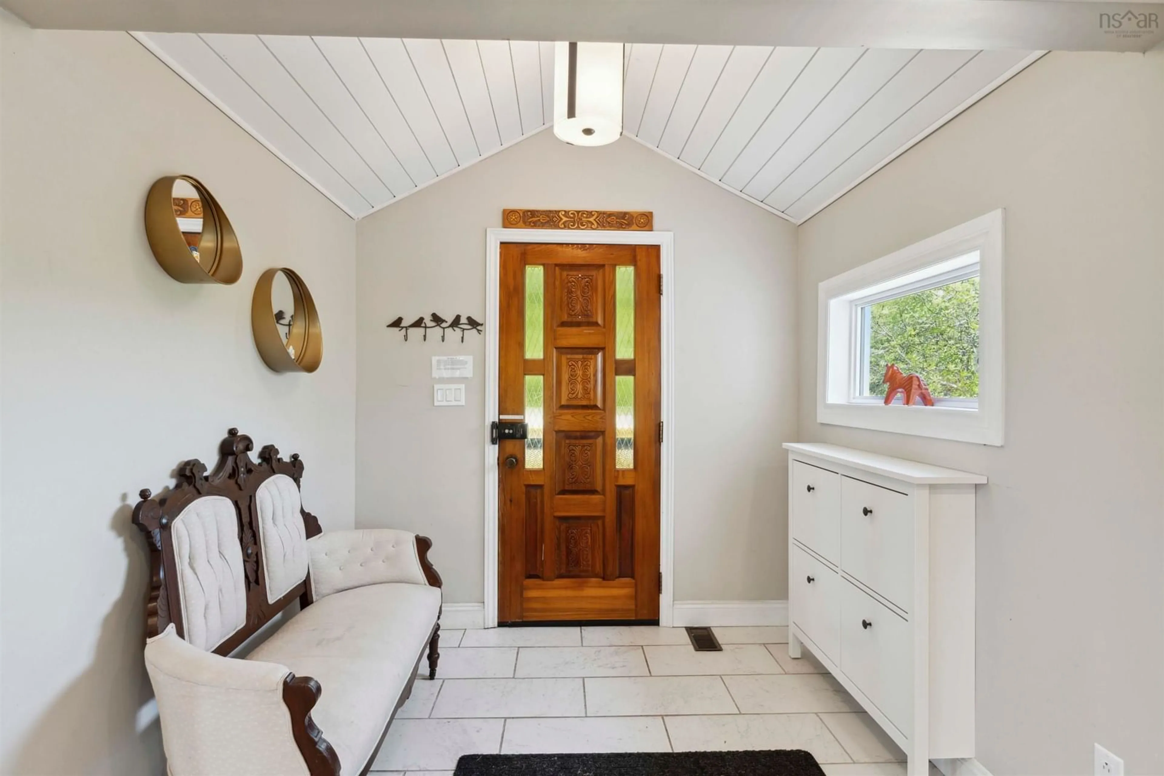 Indoor entryway for 2098 White Rock Rd, Gaspereau Nova Scotia B4P 2R1