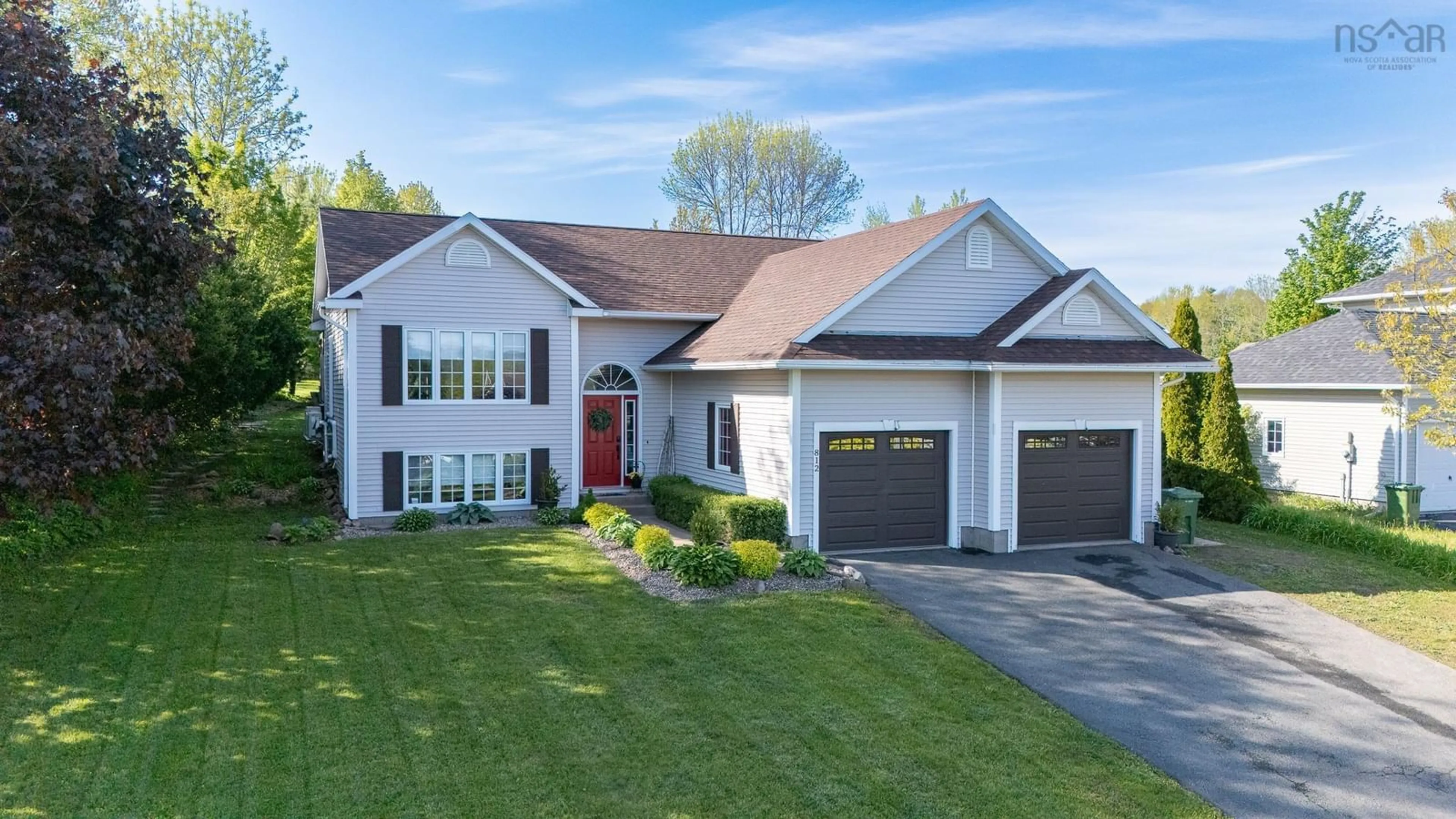 Home with vinyl exterior material, street for 812 Summerfield Crt, North Kentville Nova Scotia B4N 5J4