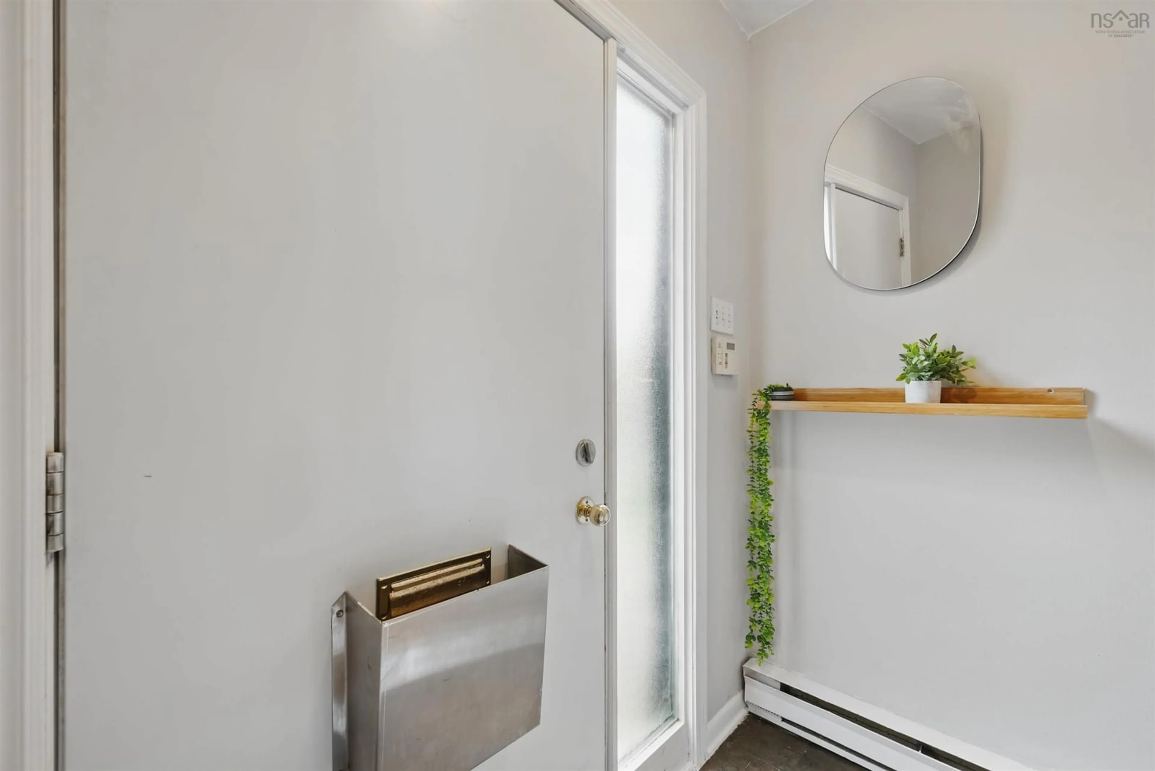 Indoor entryway for 16 Stoneybrook Crt, Clayton Park Nova Scotia B3M 3L1