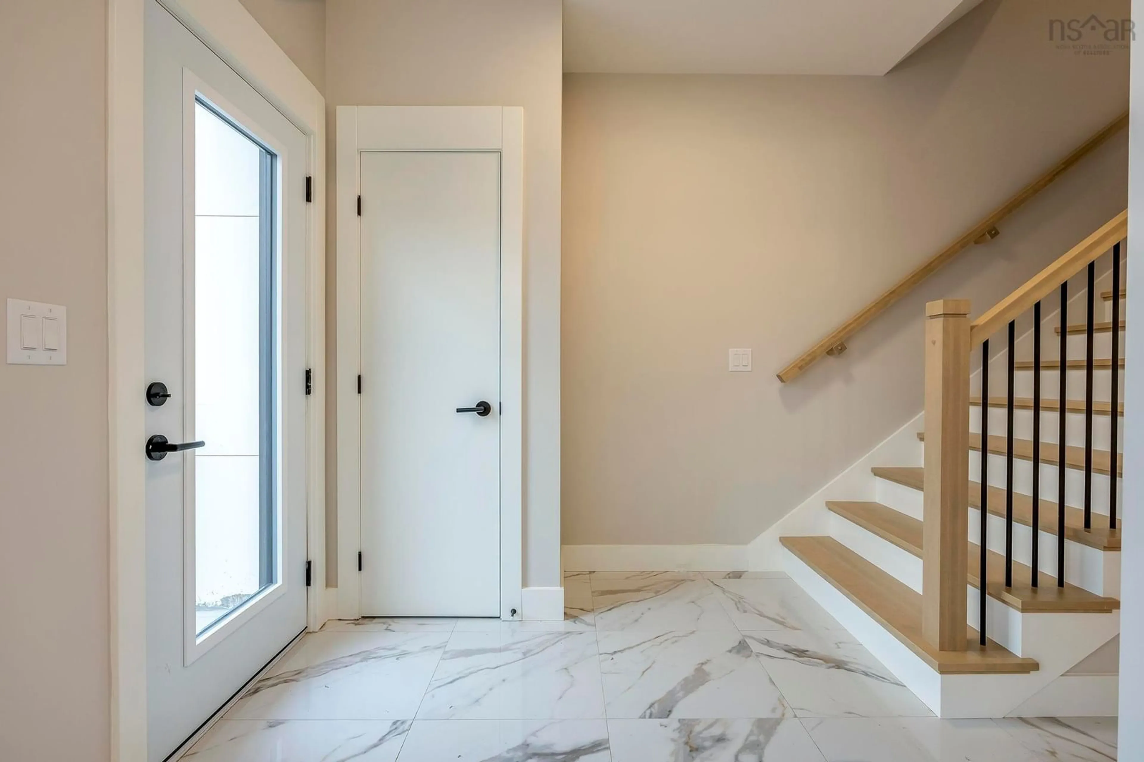 Indoor entryway for 175 Colonial Cres #82B, Halifax Nova Scotia B3R 2H8