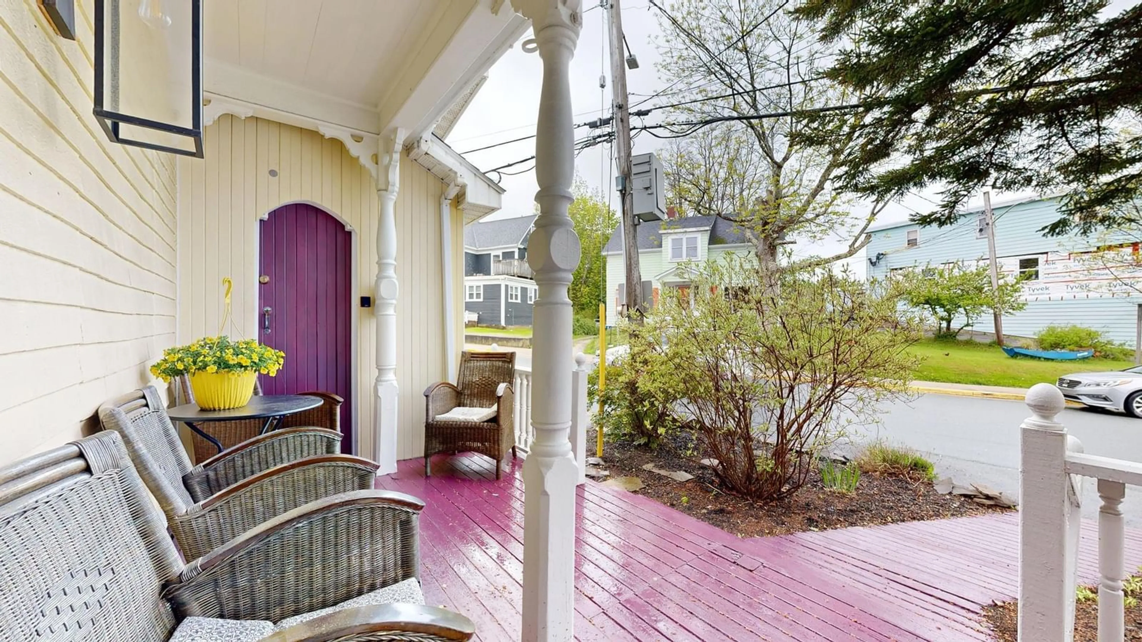 Patio, street for 558 Main St, Mahone Bay Nova Scotia B0J 2E0