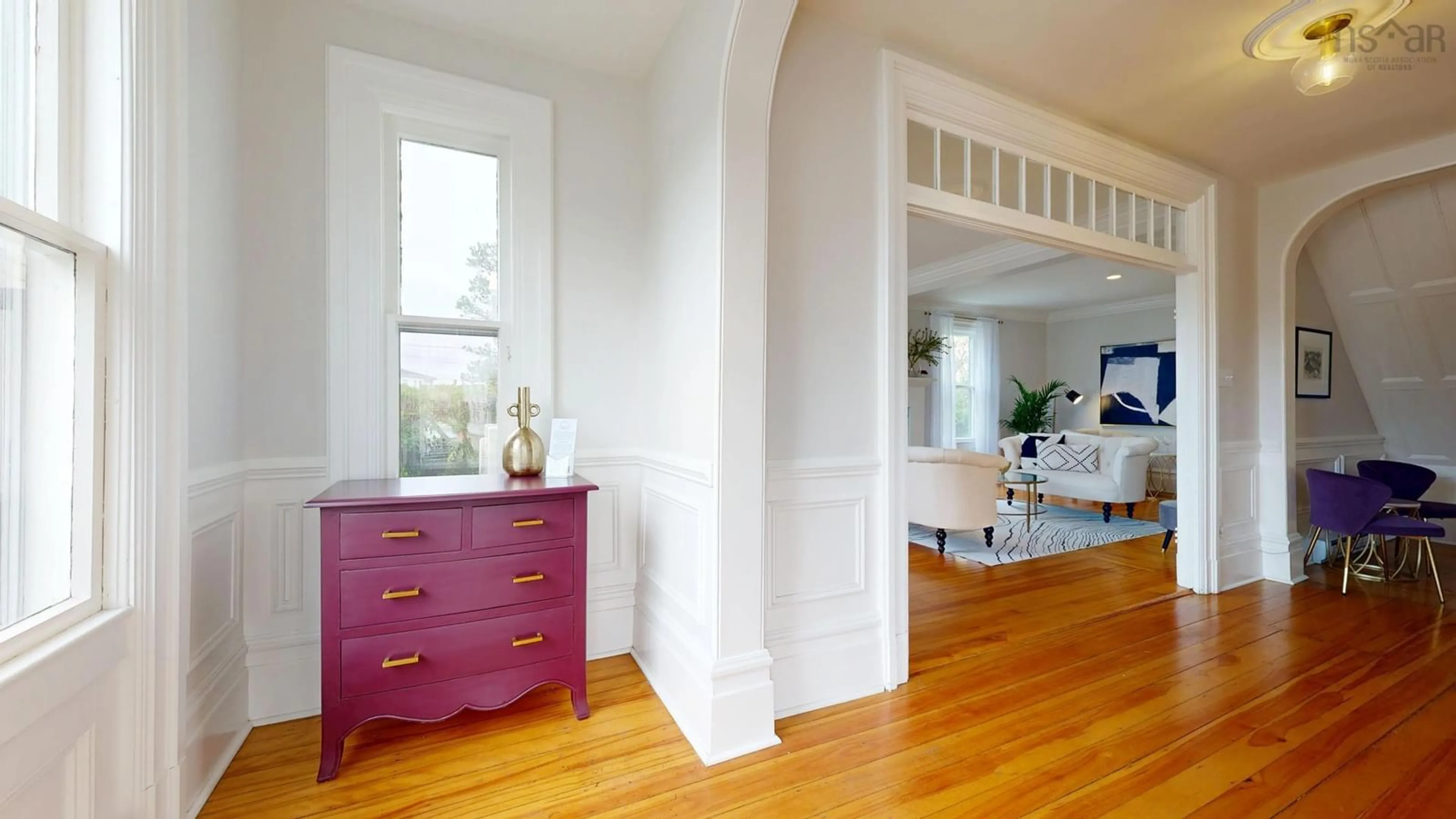 Indoor entryway for 558 Main St, Mahone Bay Nova Scotia B0J 2E0