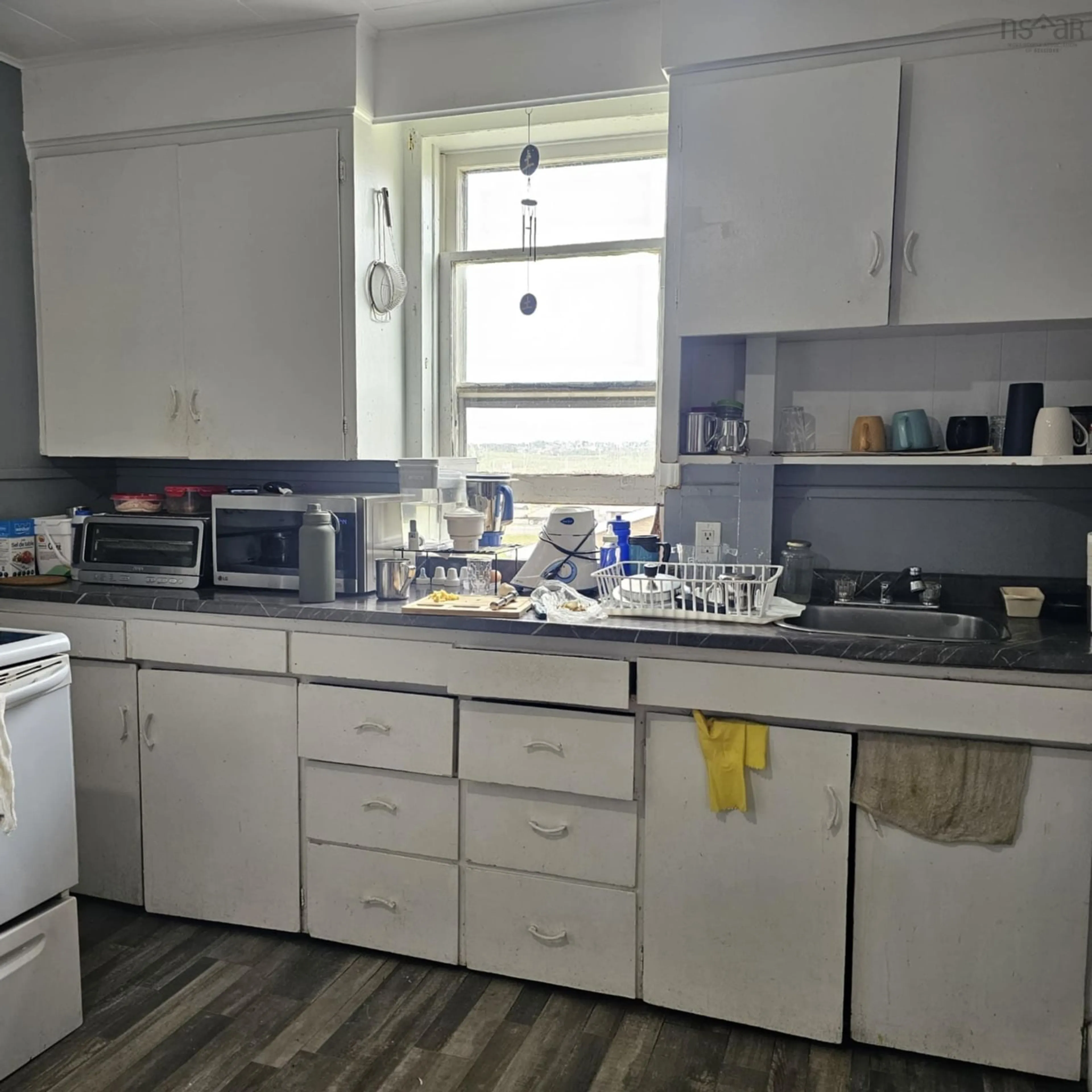 Standard kitchen, unknown for 100 York St, Sydney Nova Scotia B1P 6B4